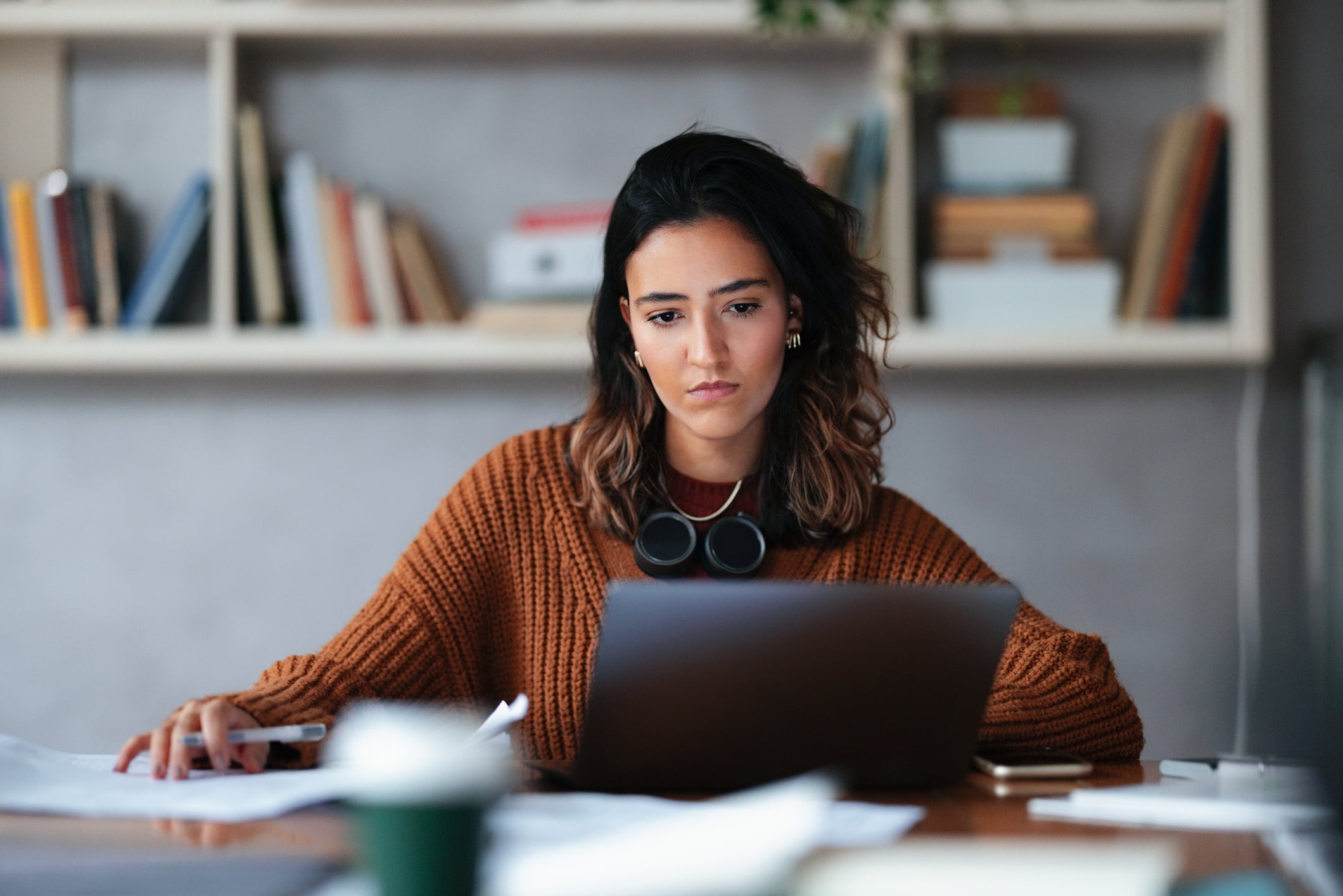 Do women really need to pretend they are men on LinkedIn to get their posts seen?