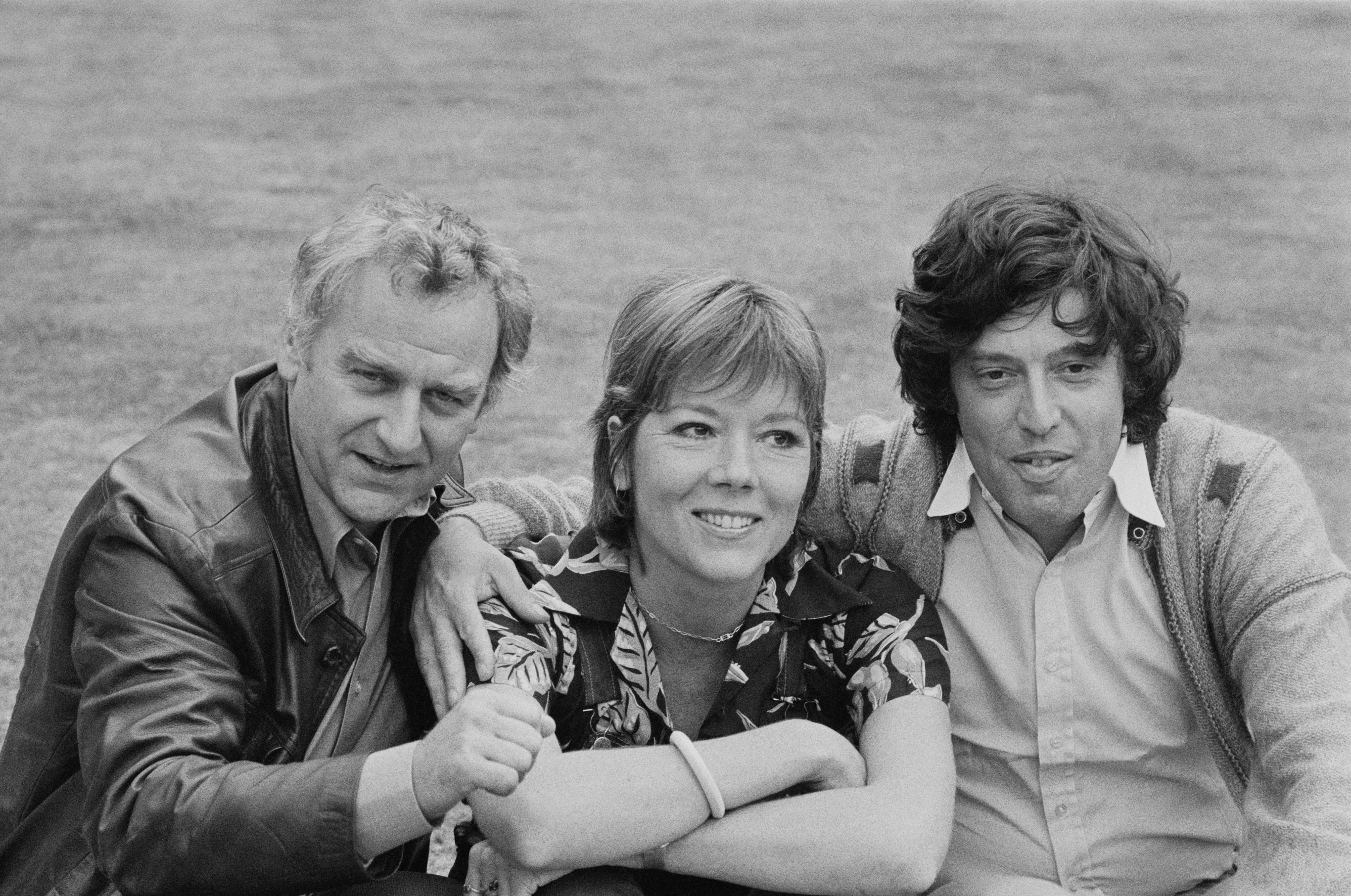 Left to right: English actors John Thaw and Diana Rigg with Tom Stoppard in 1978