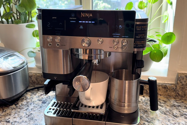 <p>The premium coffee maker makes cold brew, flat whites and more</p>