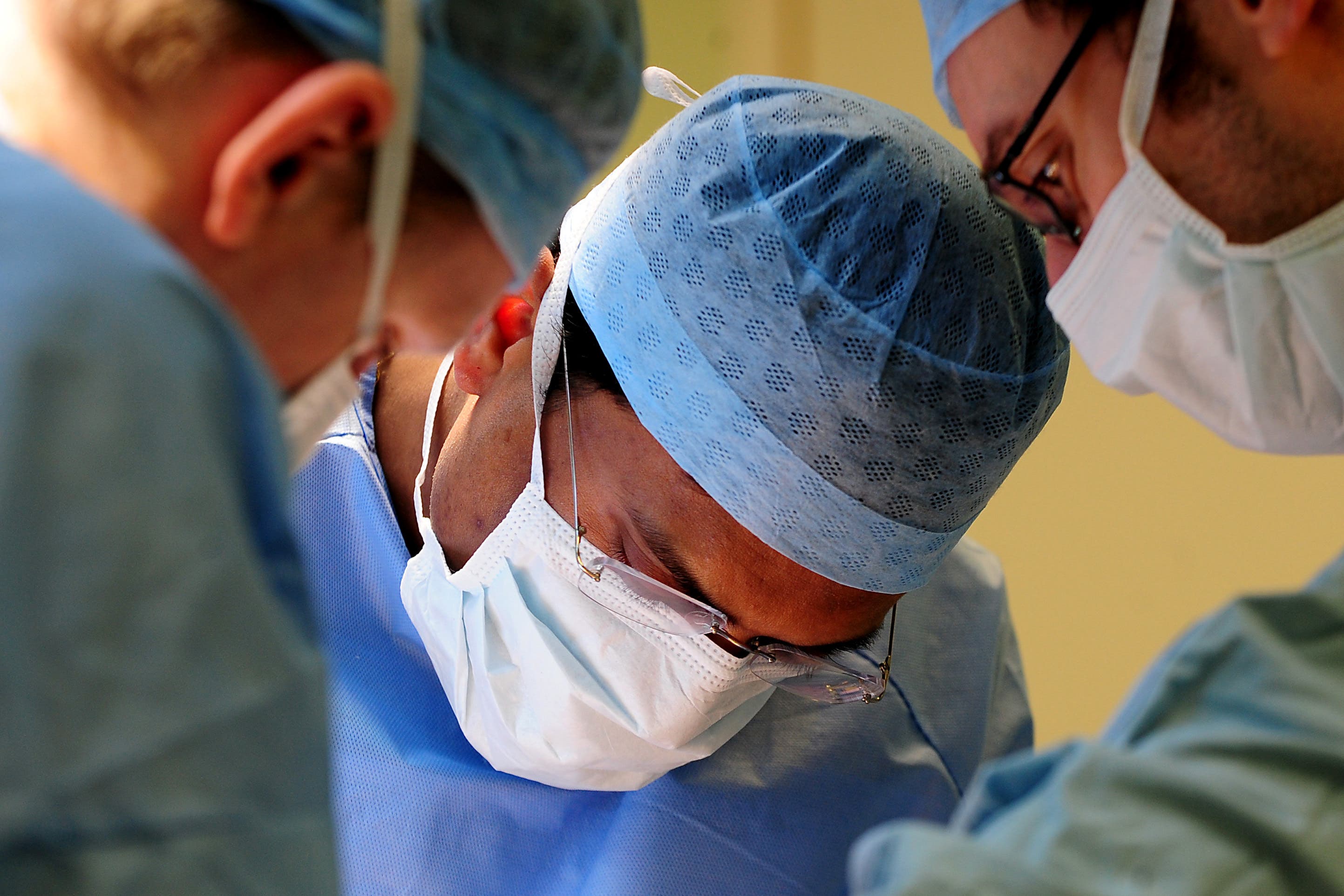 A new study highlights the significant cost of last-minute surgery cancellations (PA)