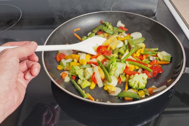 <p>PFAs are used to make non-stick pans.</p>