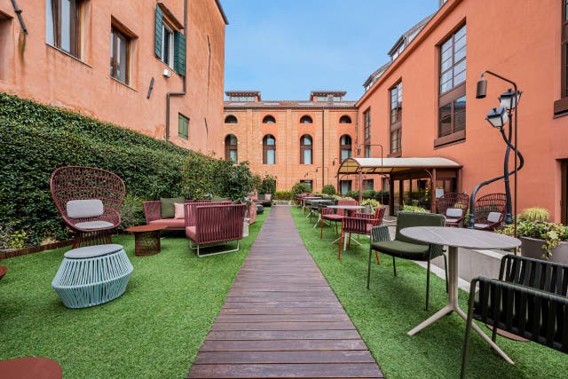 <p>You don’t have to spend large amounts of money to stay on some of Venice’s islands, such as Murano</p>