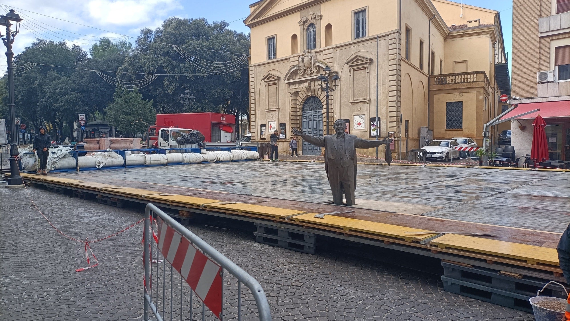 The opera star’s bronze as it looked before the ice rink was built