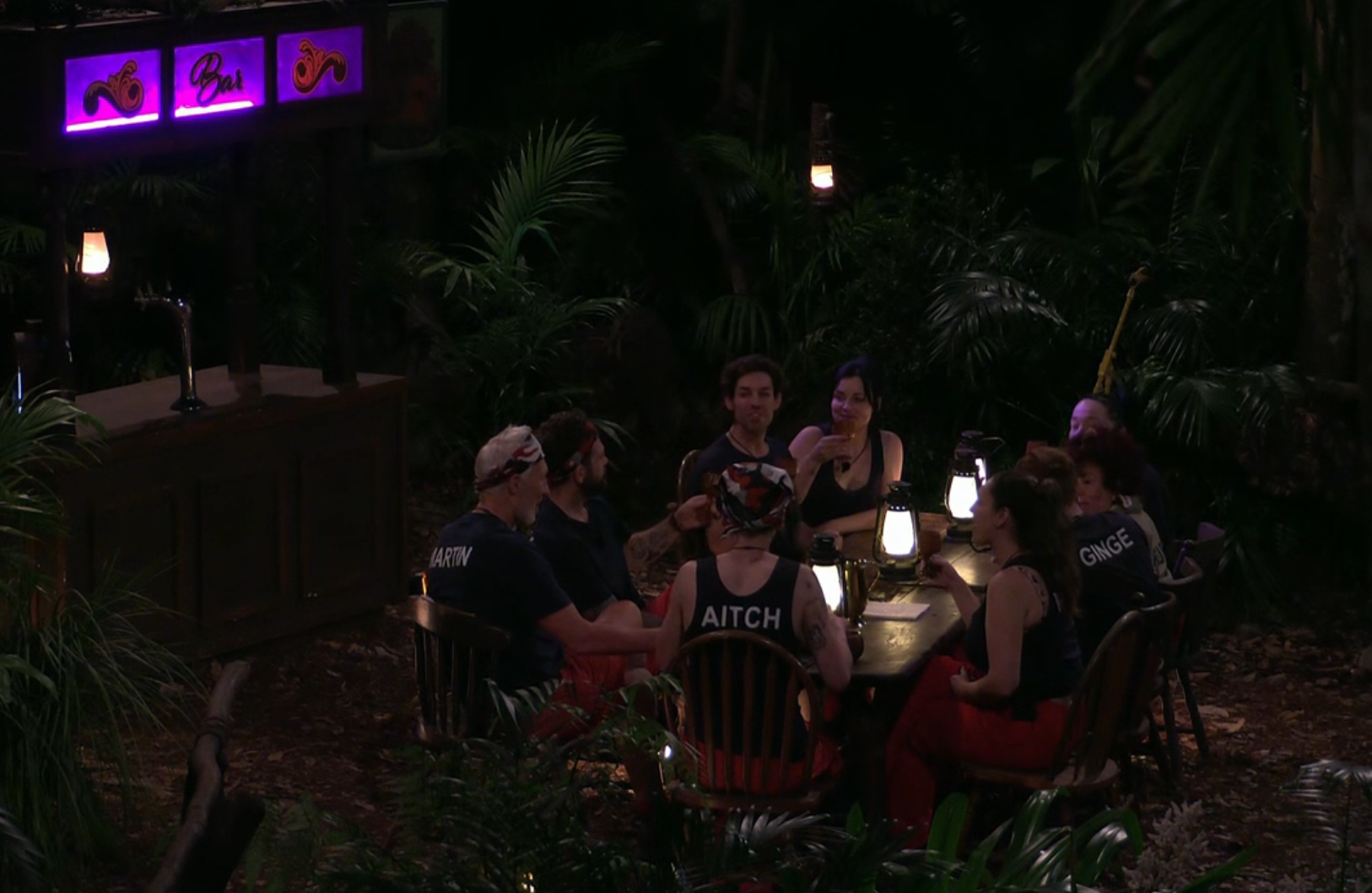 Јунгле Армс је отворен за пословање