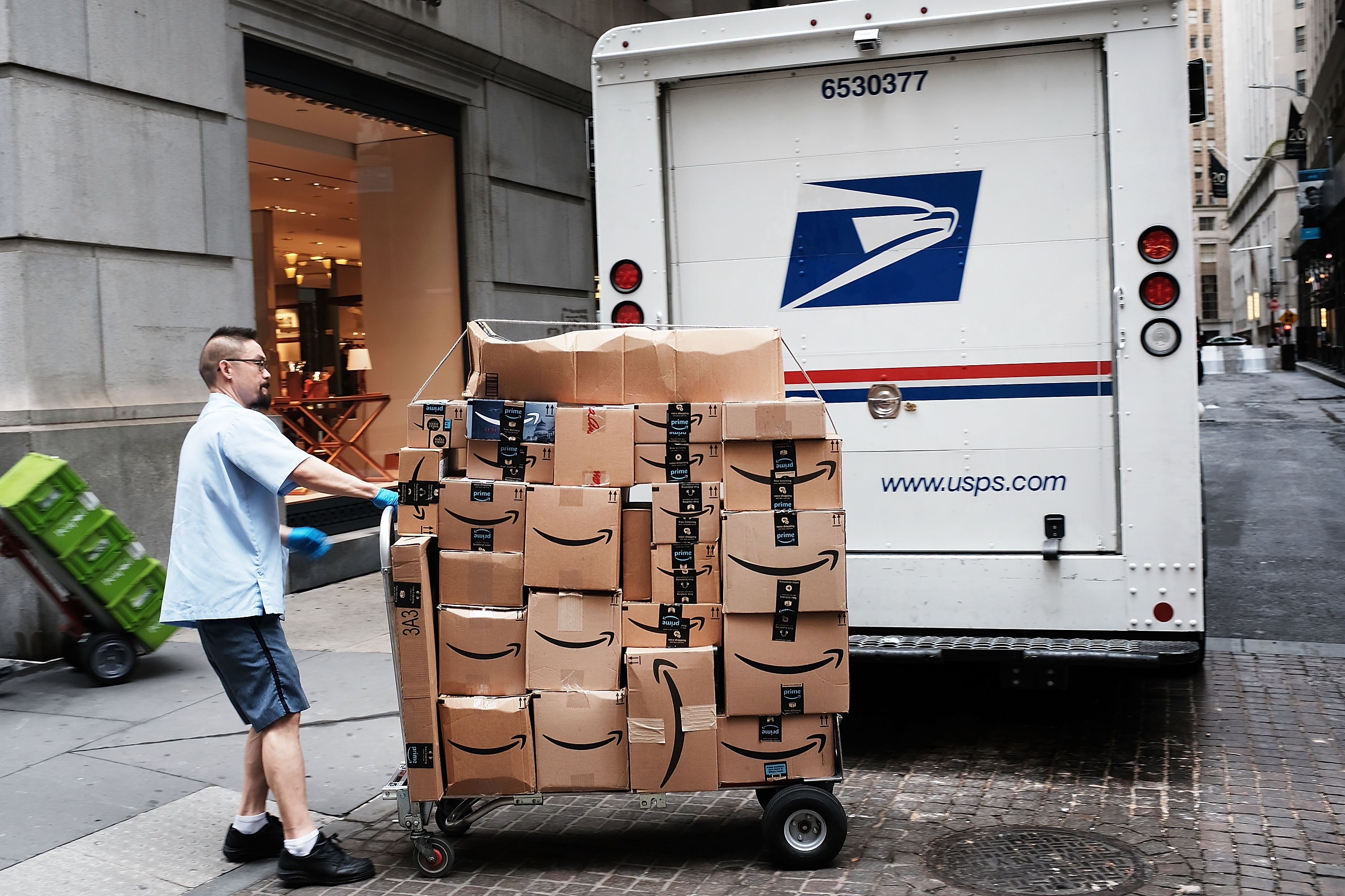 Amazon is mulling the possibility of ending its relationship with the US Postal Service and looking at plans to create its own shipping network, according to a new report.
