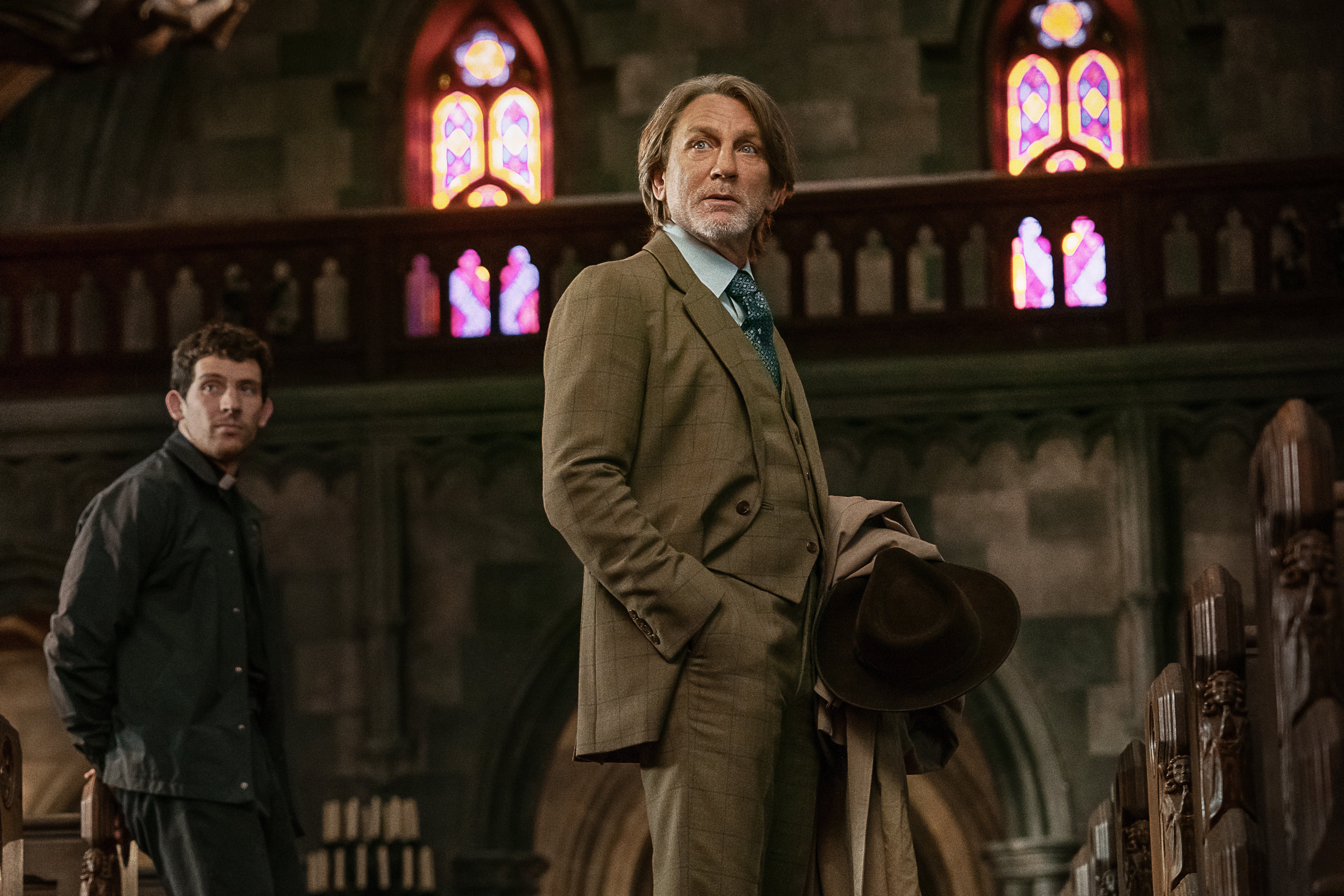 Daniel Craig com Josh O'Connor em 'Wake Up Dead Man'