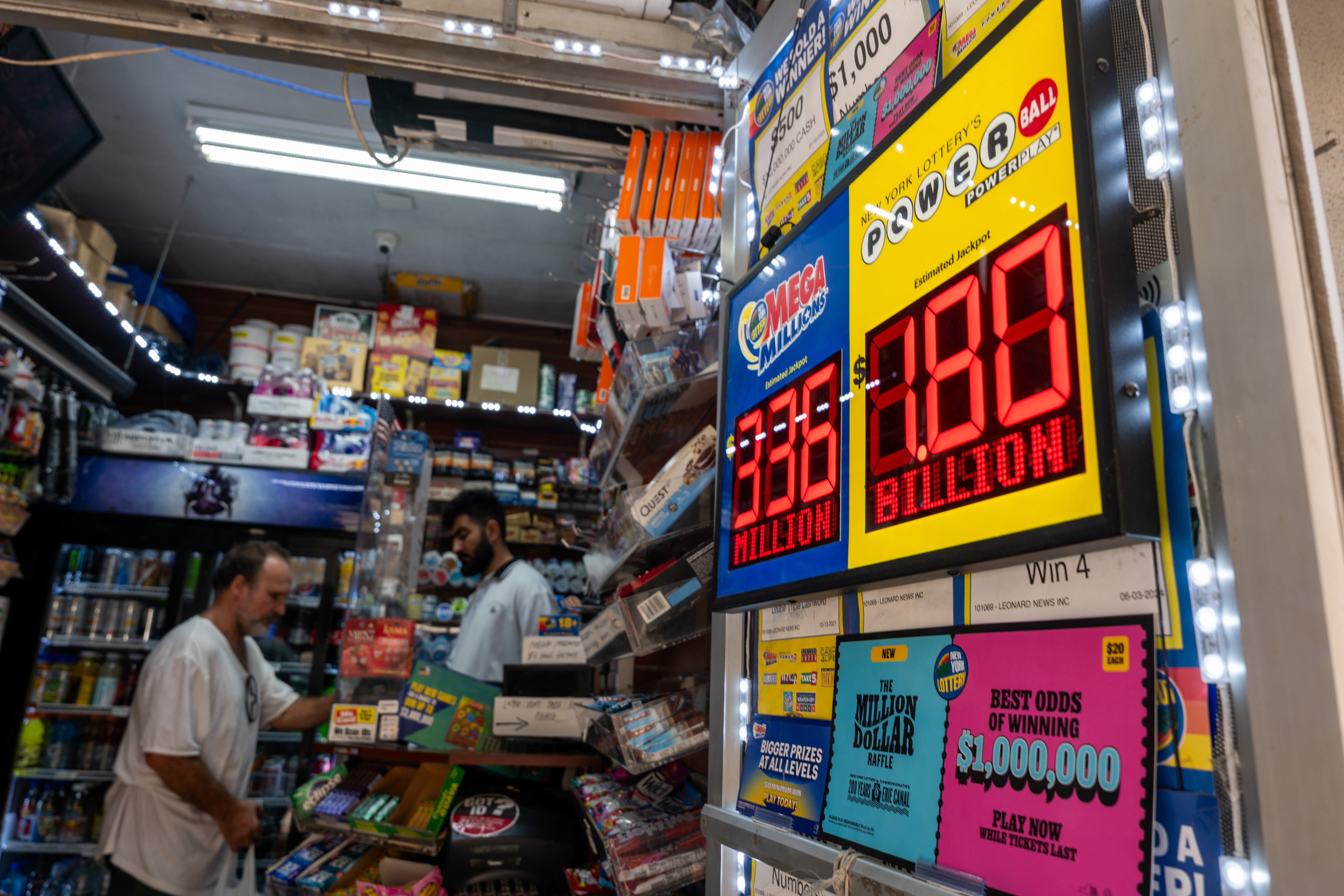 A lucky 33‑year-old man from Michigan turned a simple impulse purchase into a life‑changing win