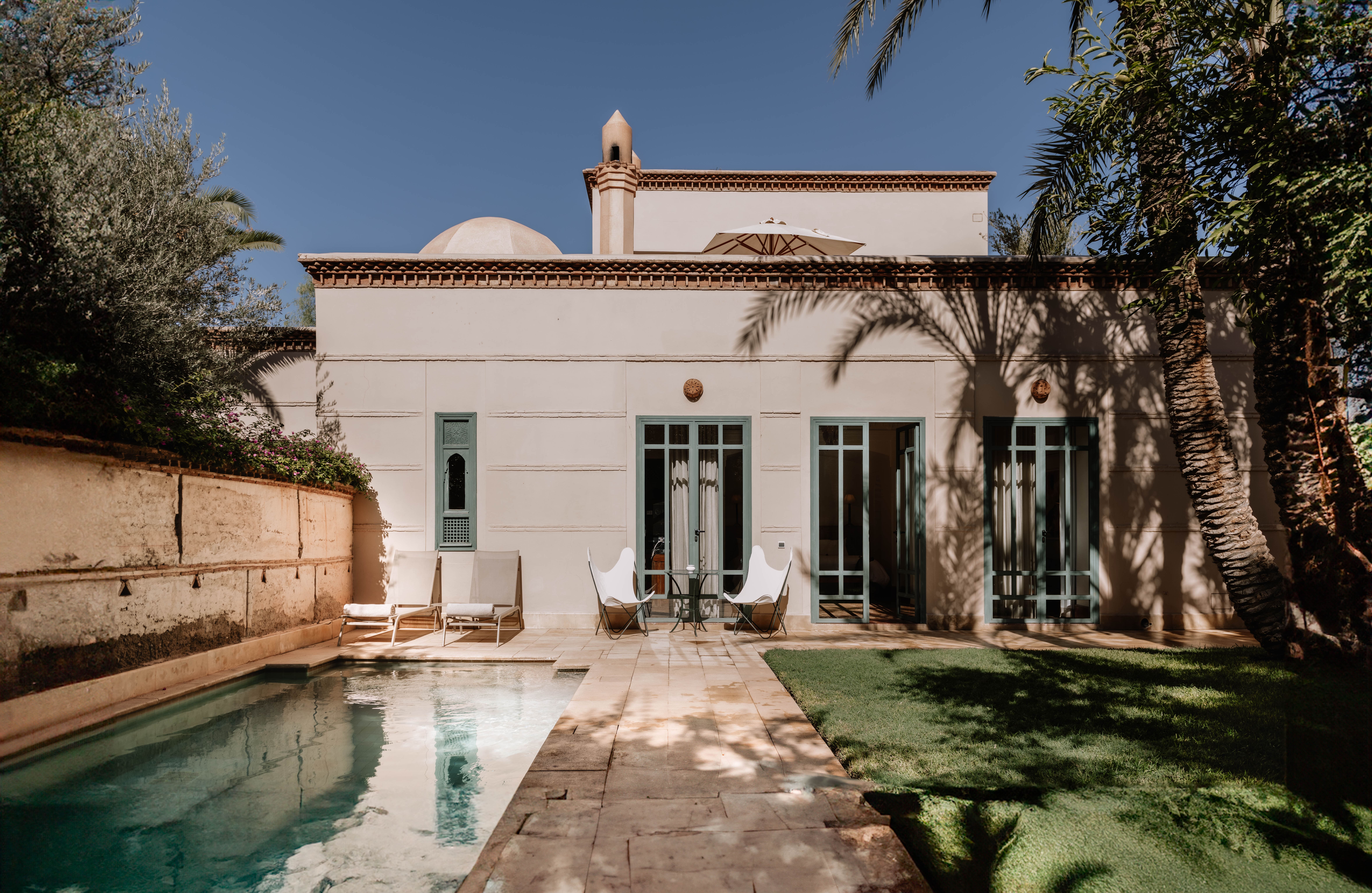 Book a pool suite at Les Deux Tours