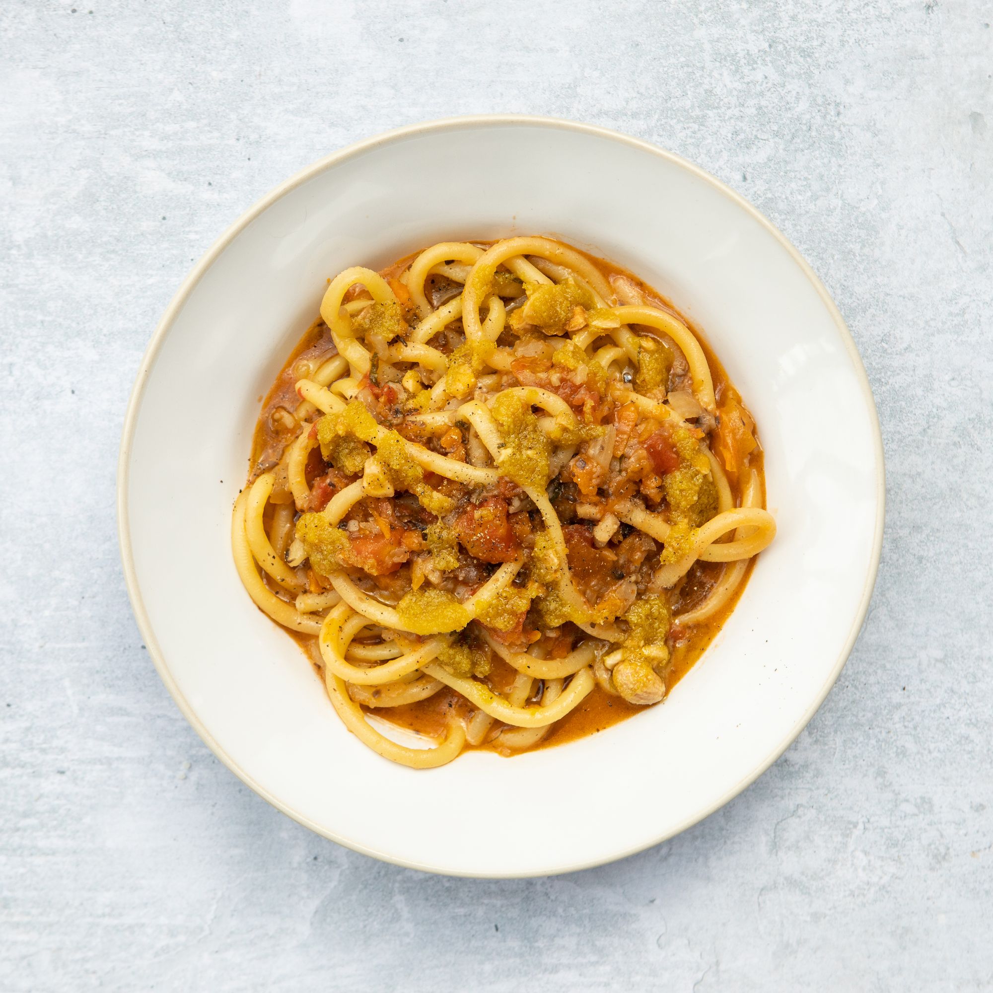 Um ragu à base de plantas tão rico e cozido lentamente que você esquecerá que é feito inteiramente de vegetais.
