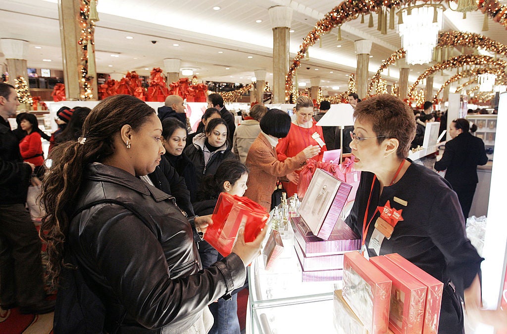 Sensible holiday spending starts with a sensible holiday budget, experts say