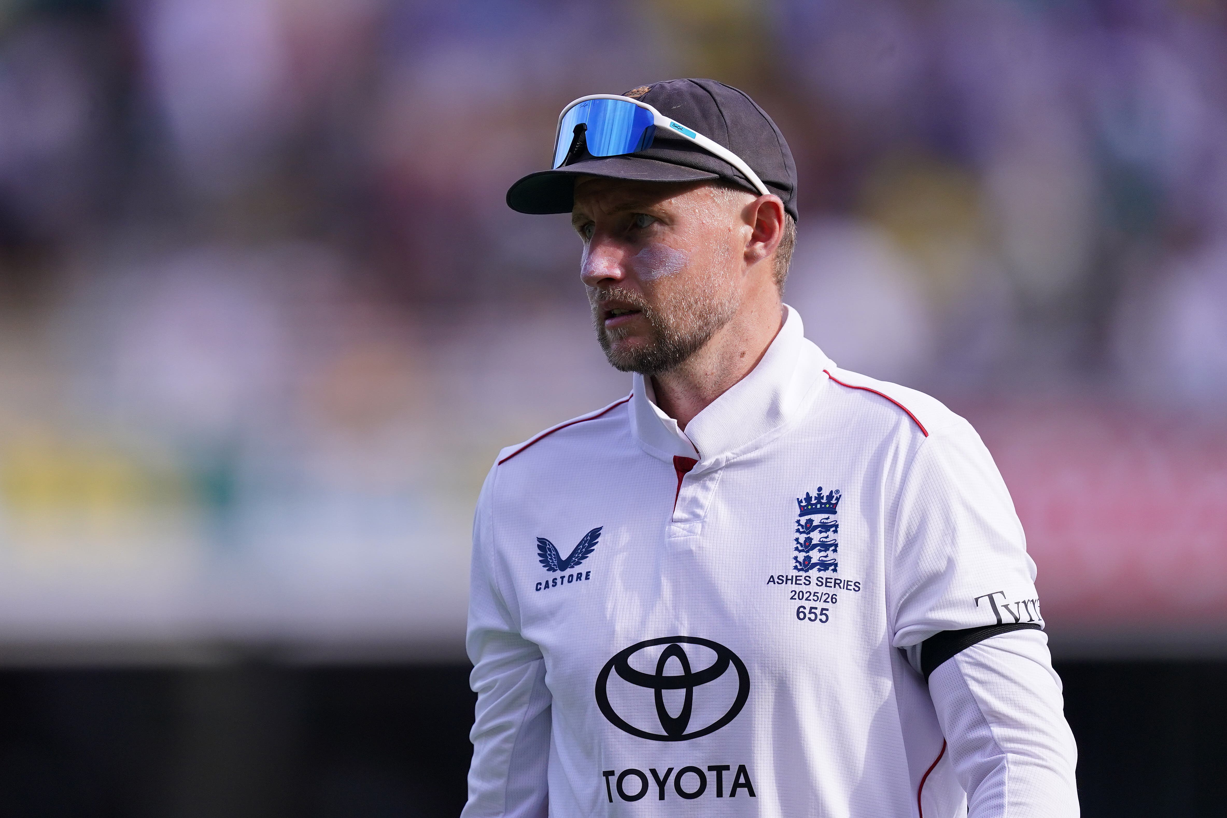 Joe Root wants England to respond after fielding errors give Australia edge