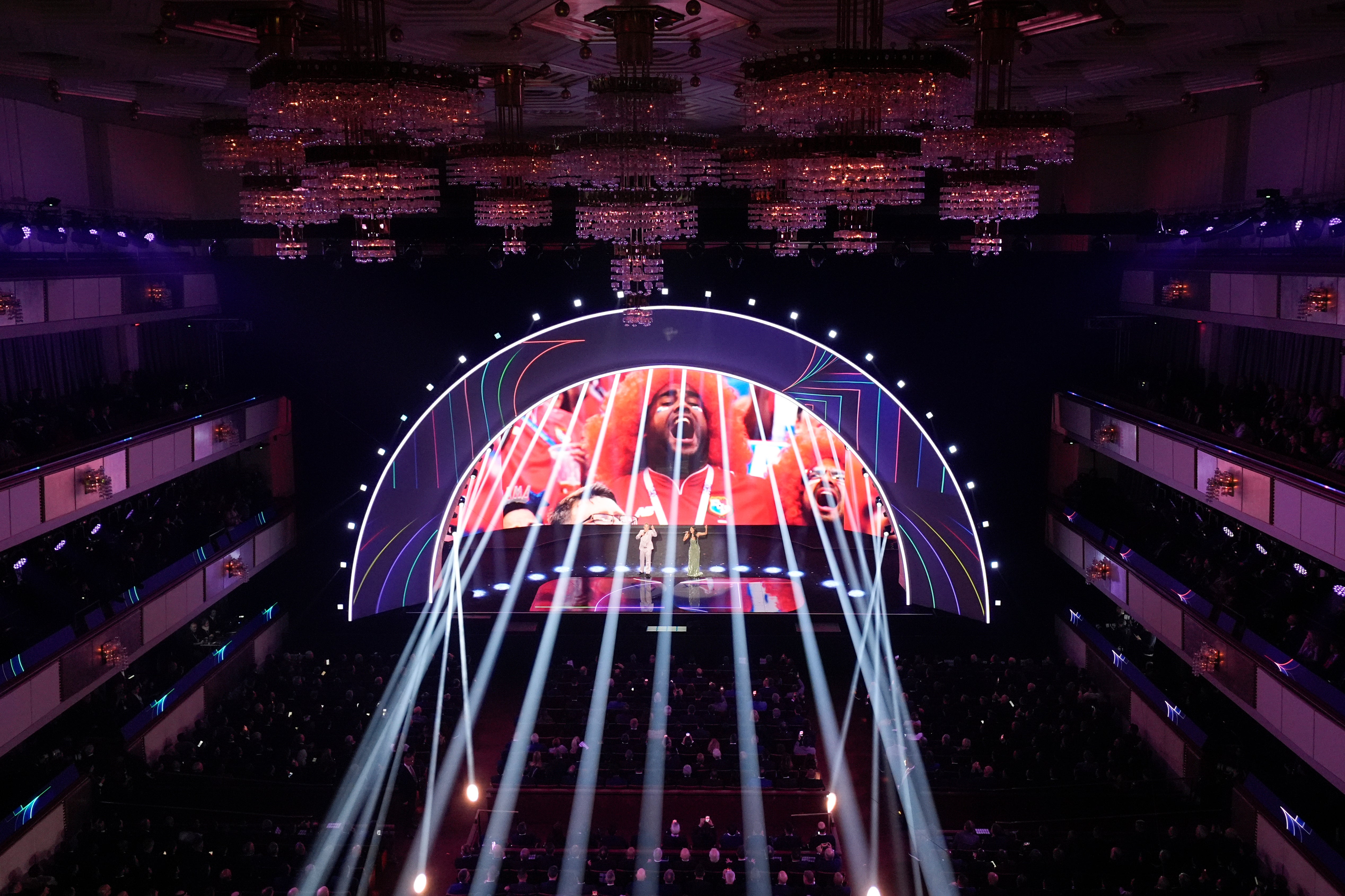 The stage lights up for Robbie Williams