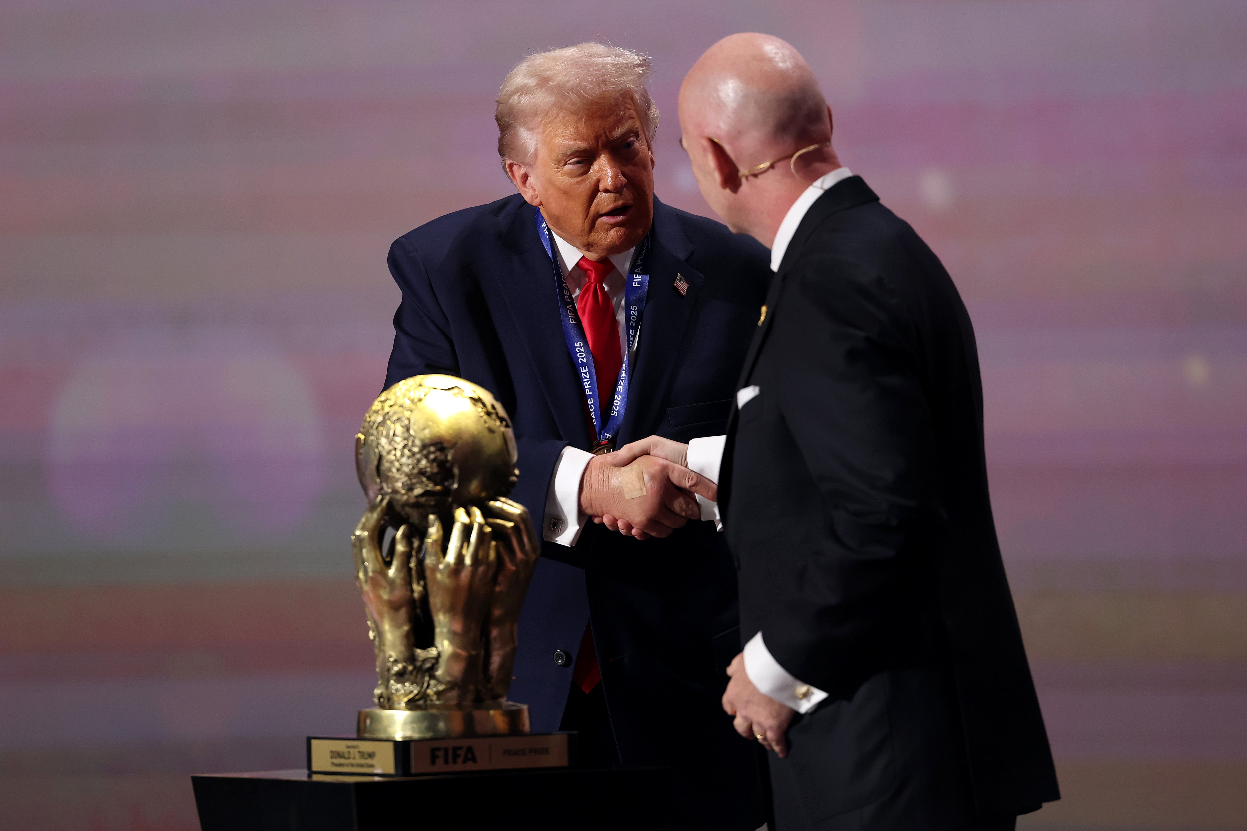 Trump receives a Peace Prize from the Fifa president