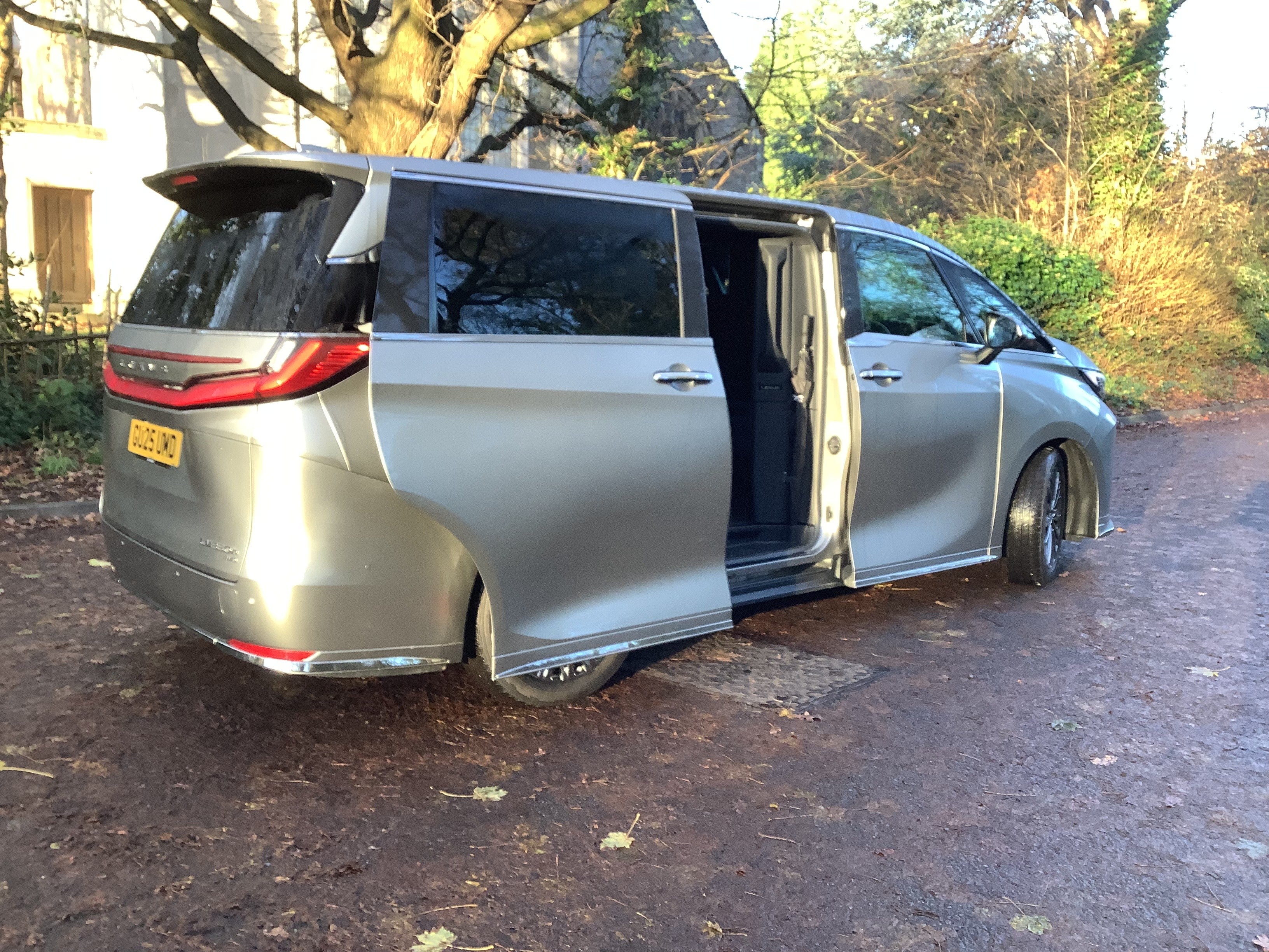 É uma espécie de ‘microônibus’ para transporte de elite