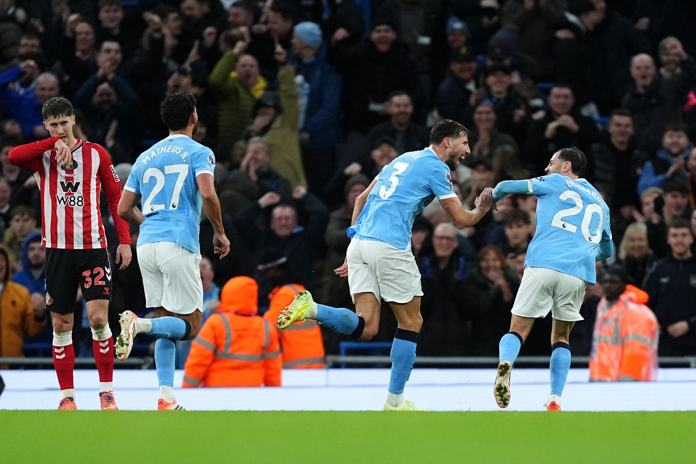 <p>Man City demolished Sunderland</p>