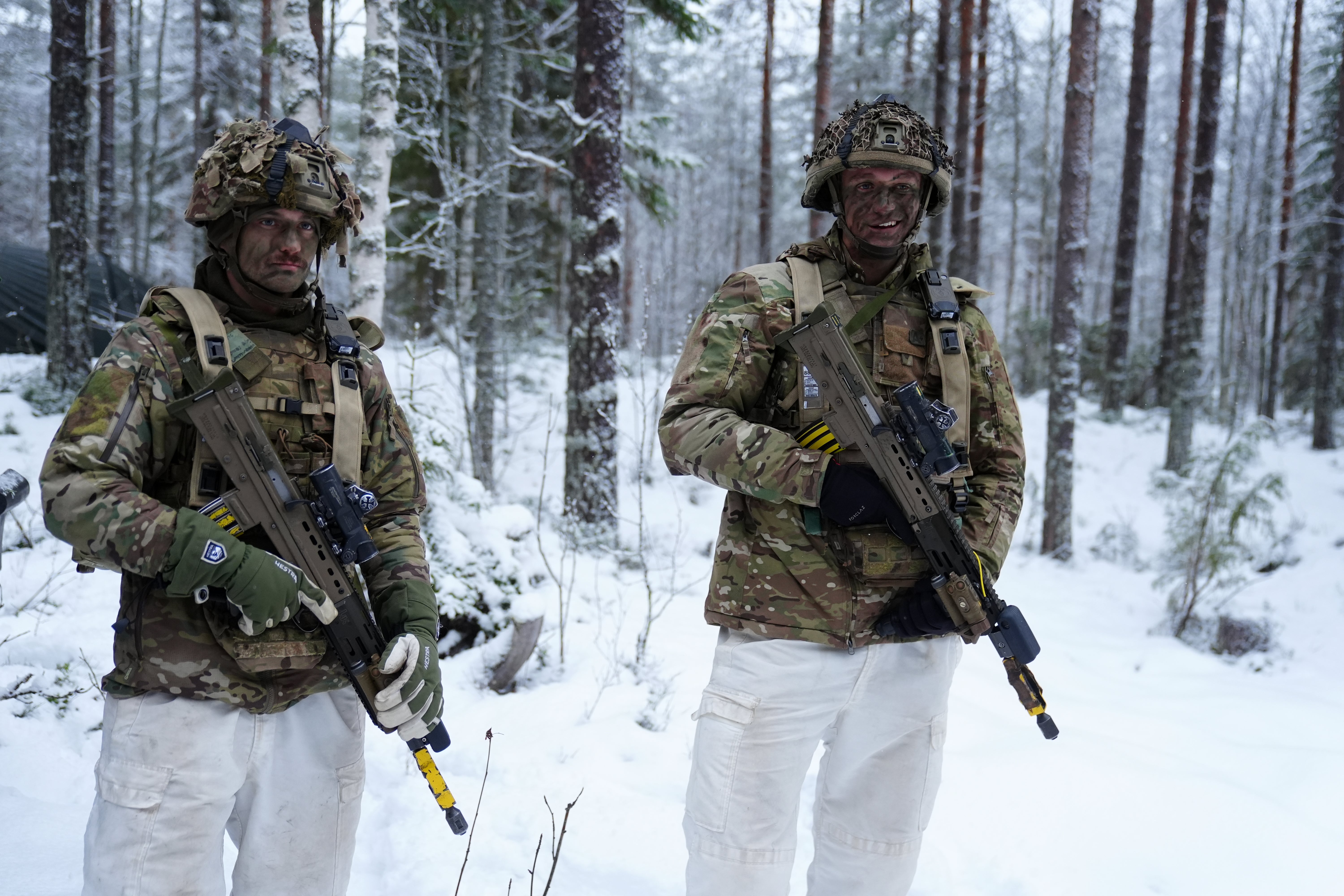 Rifleman James Whittingham (left) and Rifleman Aaron Hunter took part in the exercise