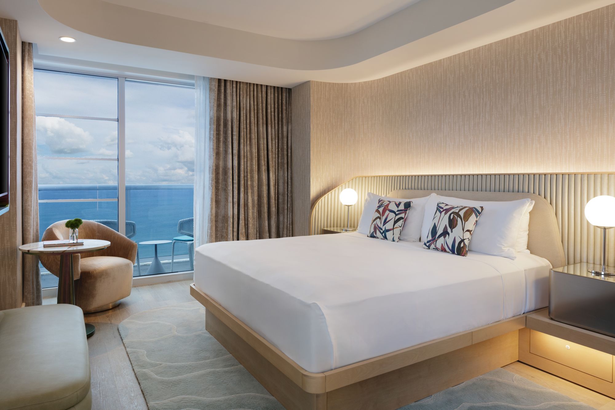 There are 287 rooms in the hotel, including signature suites, such as the 'Andaz' and 'Miami'