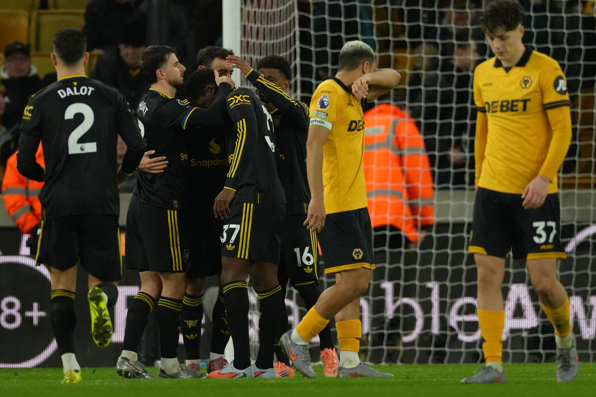 Manchester United secured a big win at Molineux