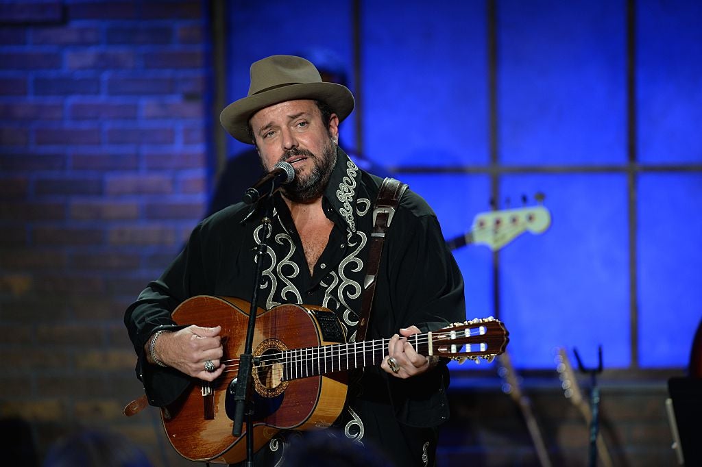 <p>Raul Malo, lead singer of The Mavericks, has died aged 60</p>