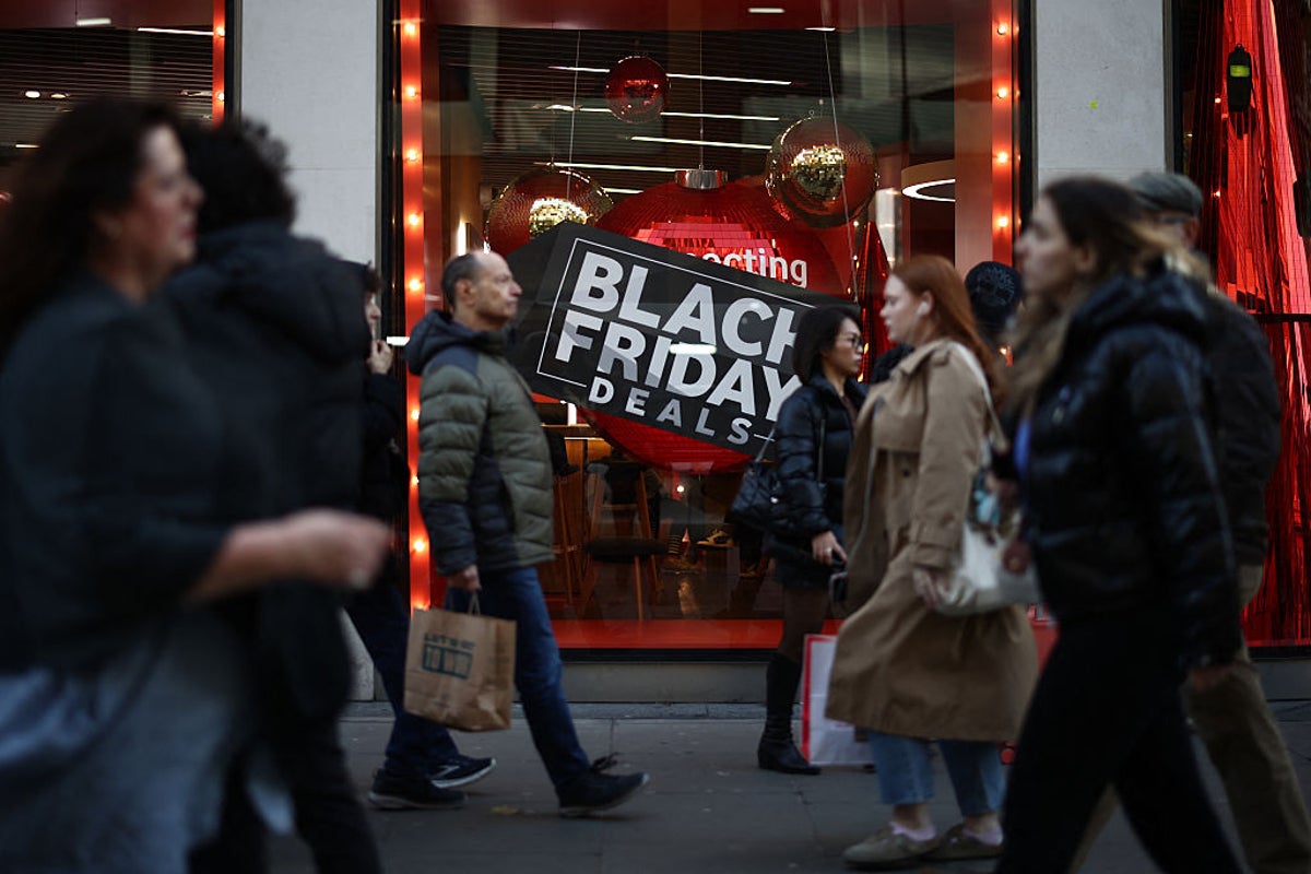 UK shoppers cut spending at fastest rate in almost five years