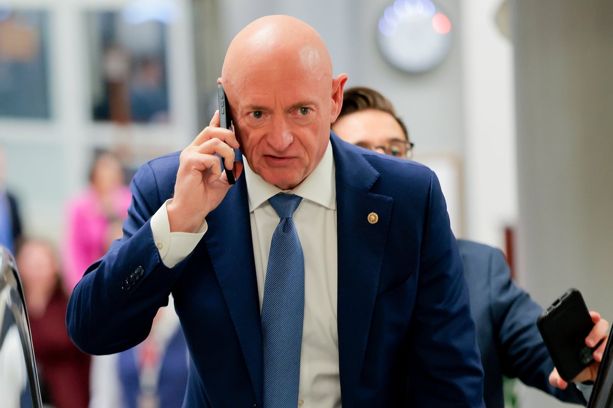 Image for Mark Kelly reveals he’s received threats since Trump’s attacks over ‘illegal orders’