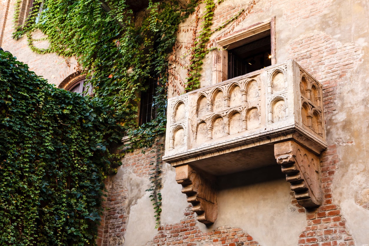 While the story is fictional, visitors have associated the balcony with the star-crossed lovers Romeo and Juliet