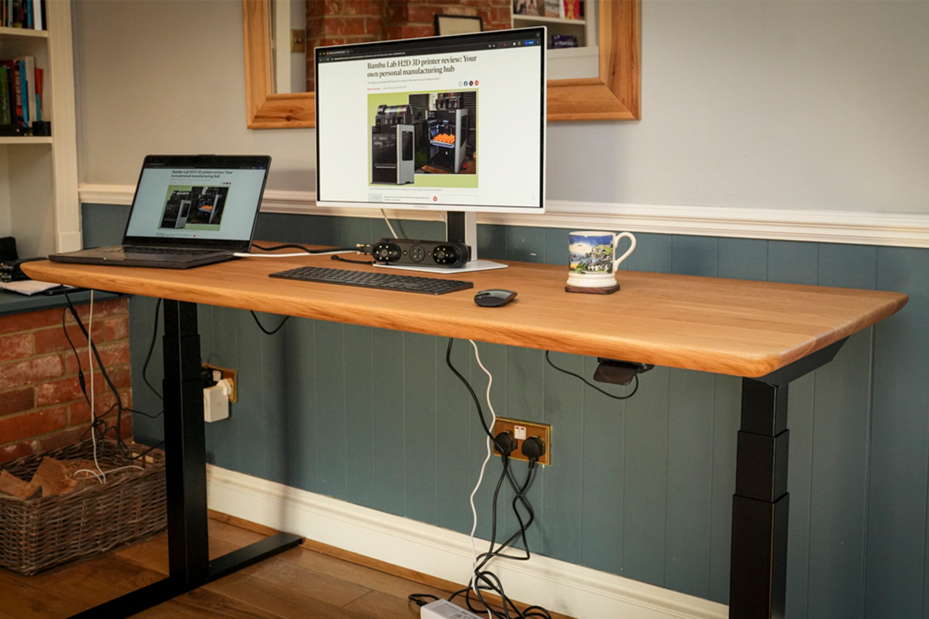 <p>Standing at your desk for some or all parts of the day can have health benefits</p>