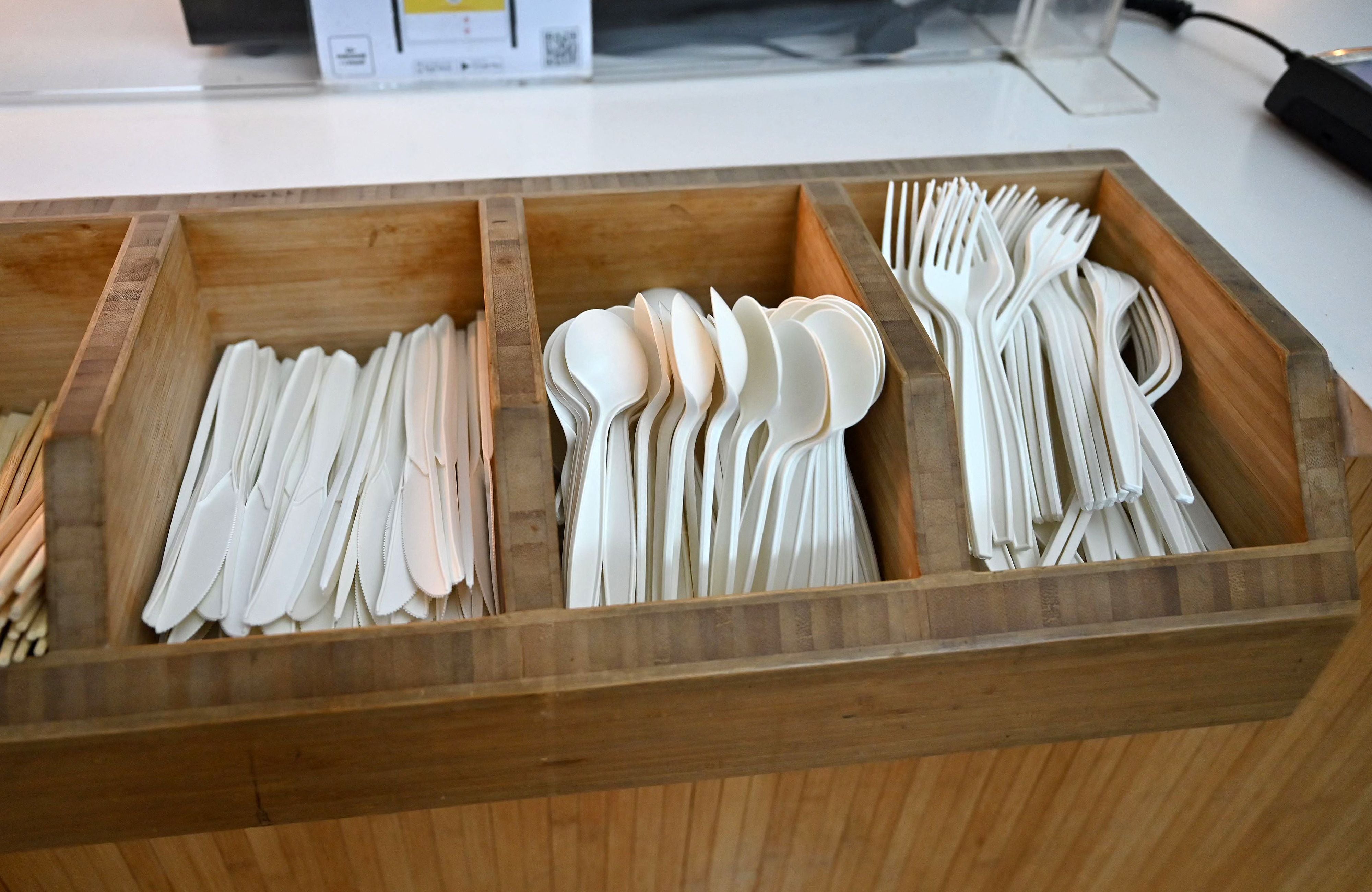 A proposed bill in New Jersey could ban plastic utensils in restaurants throughout the state