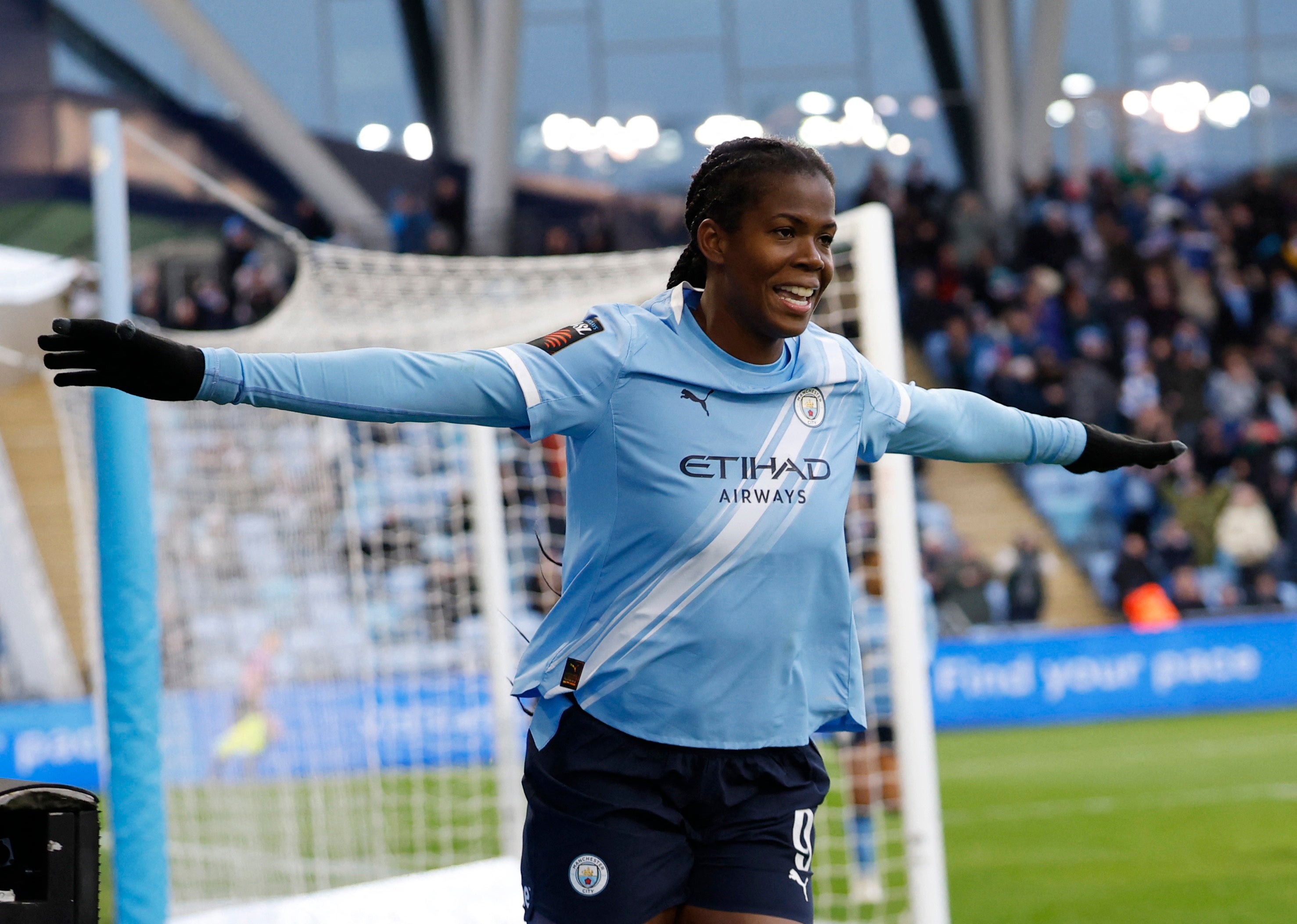 Khadija Shaw scored four in a comfortable win over Aston Villa