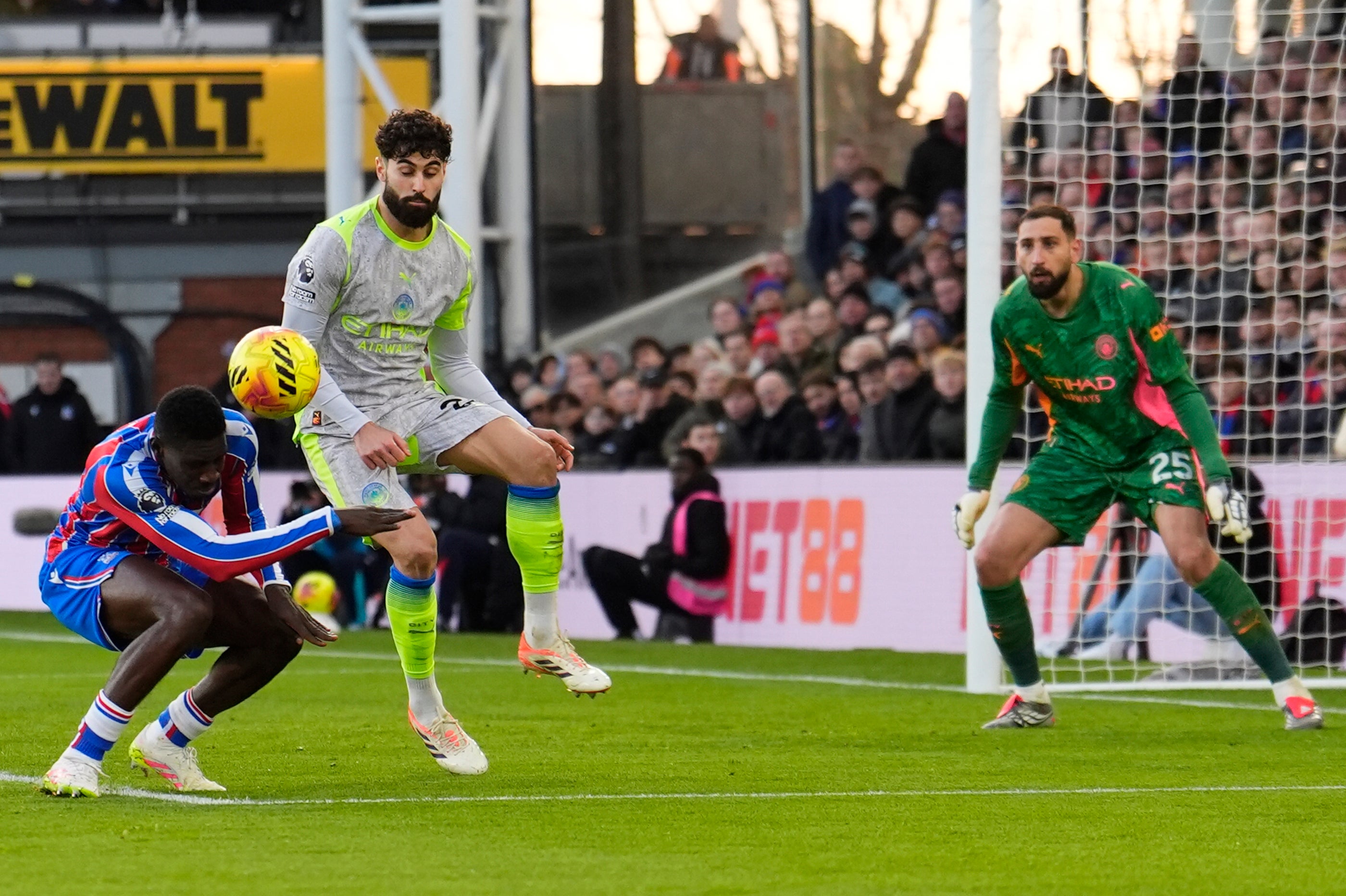 Can Crystal Palace find late hope?