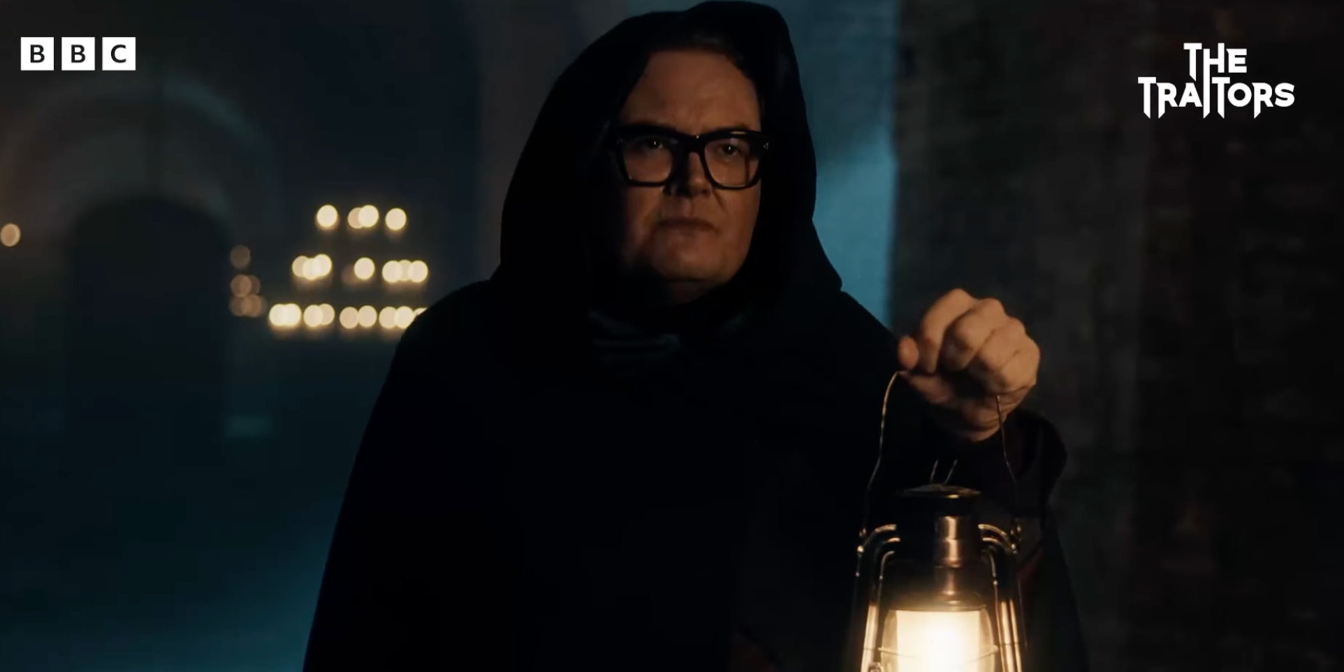 Alan Carr in ‘The Celebrity Traitors’ in 2025