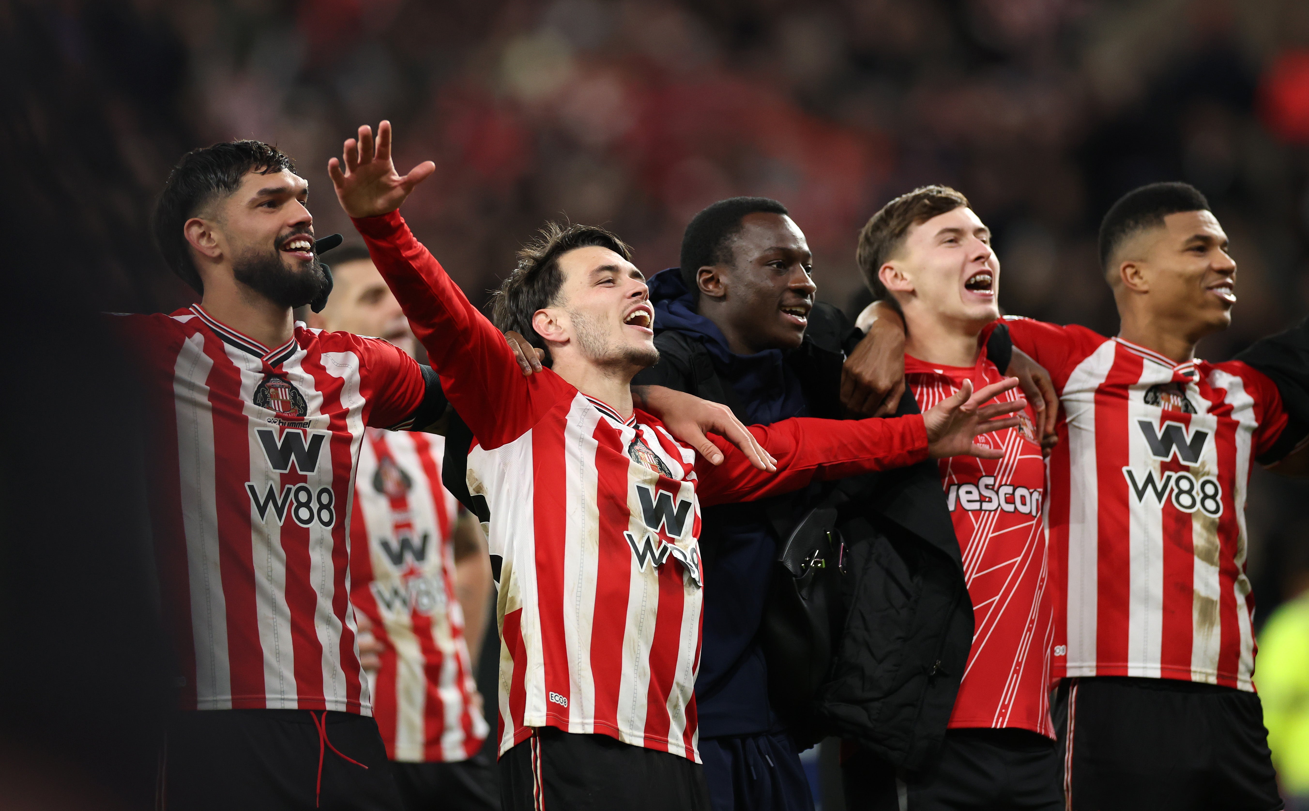 Sunderland's post-match team photo mirrored the one Newcastle took after winning this derby in the 2024 FA Cup
