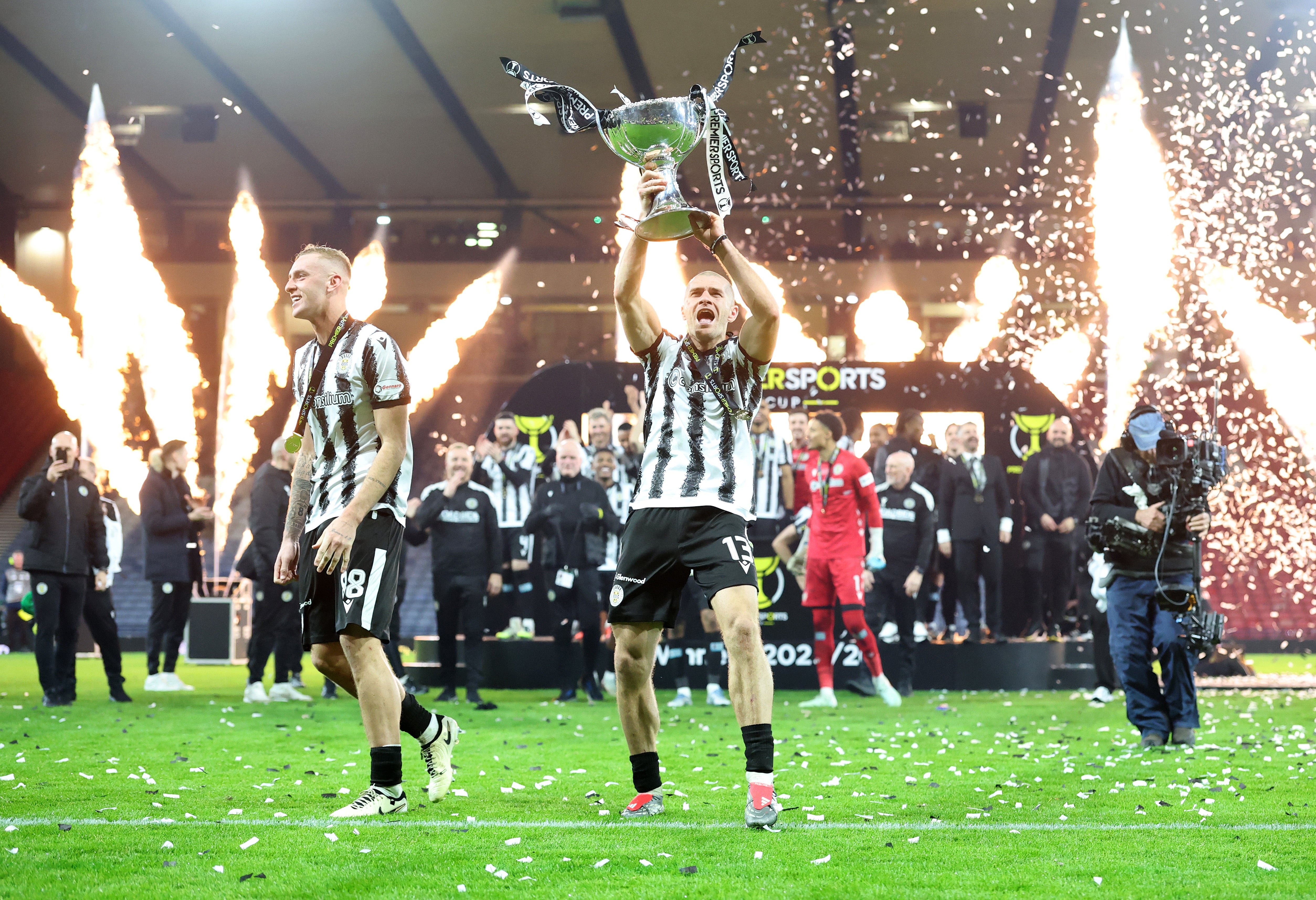 <p>St Mirren claimed League Cup final victory</p>