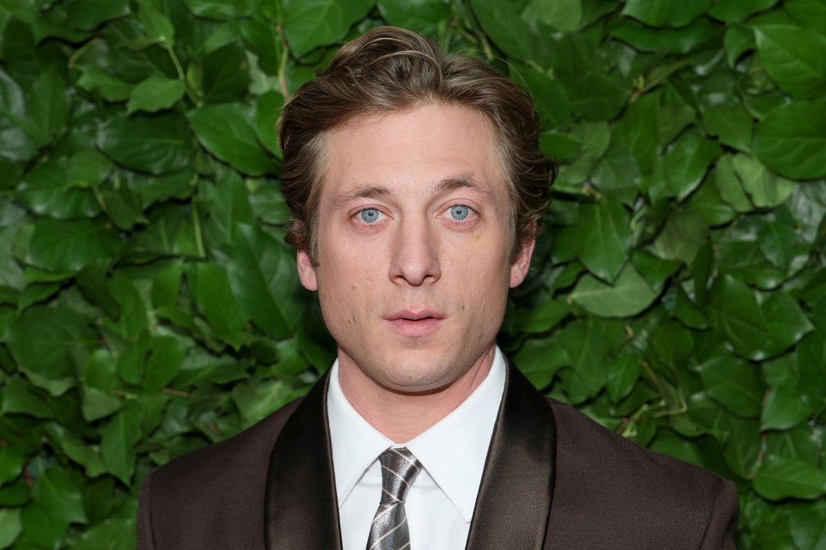 Jeremy Allen White reveals what's stopping him from doing a rom-com