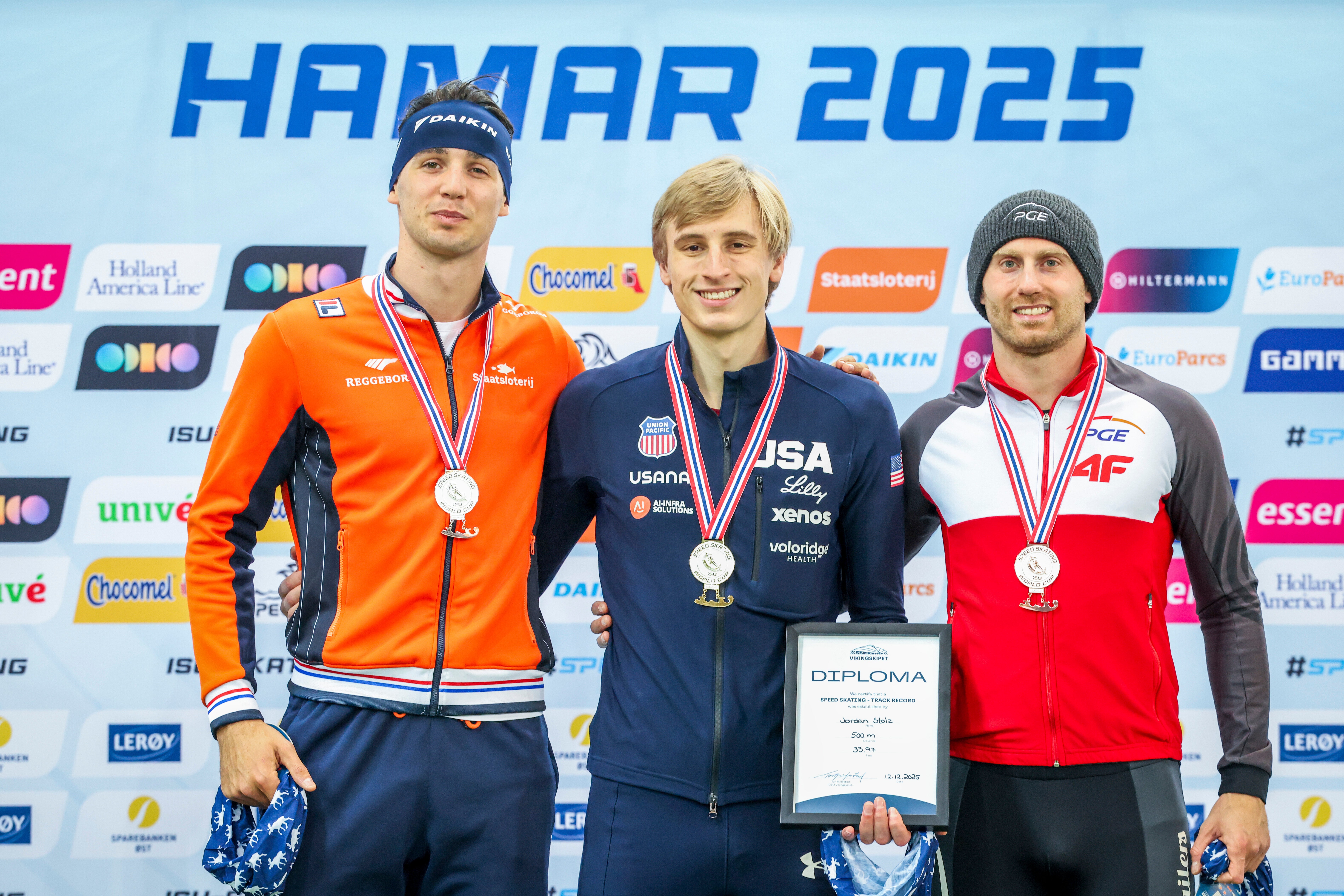 Jordan Stolz (centre) is in strong form heading into the Winter Olympics