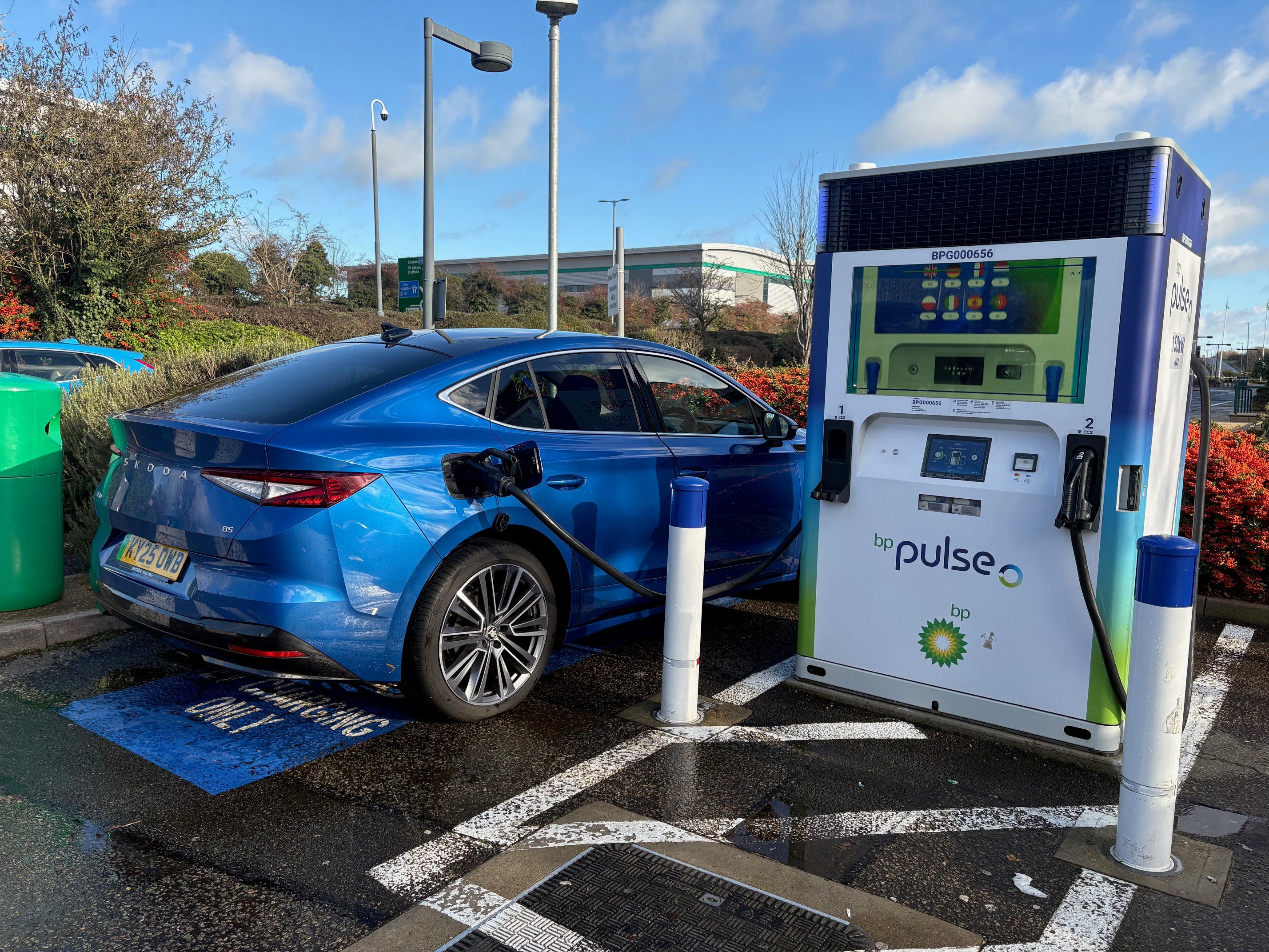 Charging time - at the very easy to use BP Pulse pay-as-you-go station