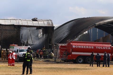 <p>Three children are among ten people who were killed when a plane crashed into a football field in Mexico</p>