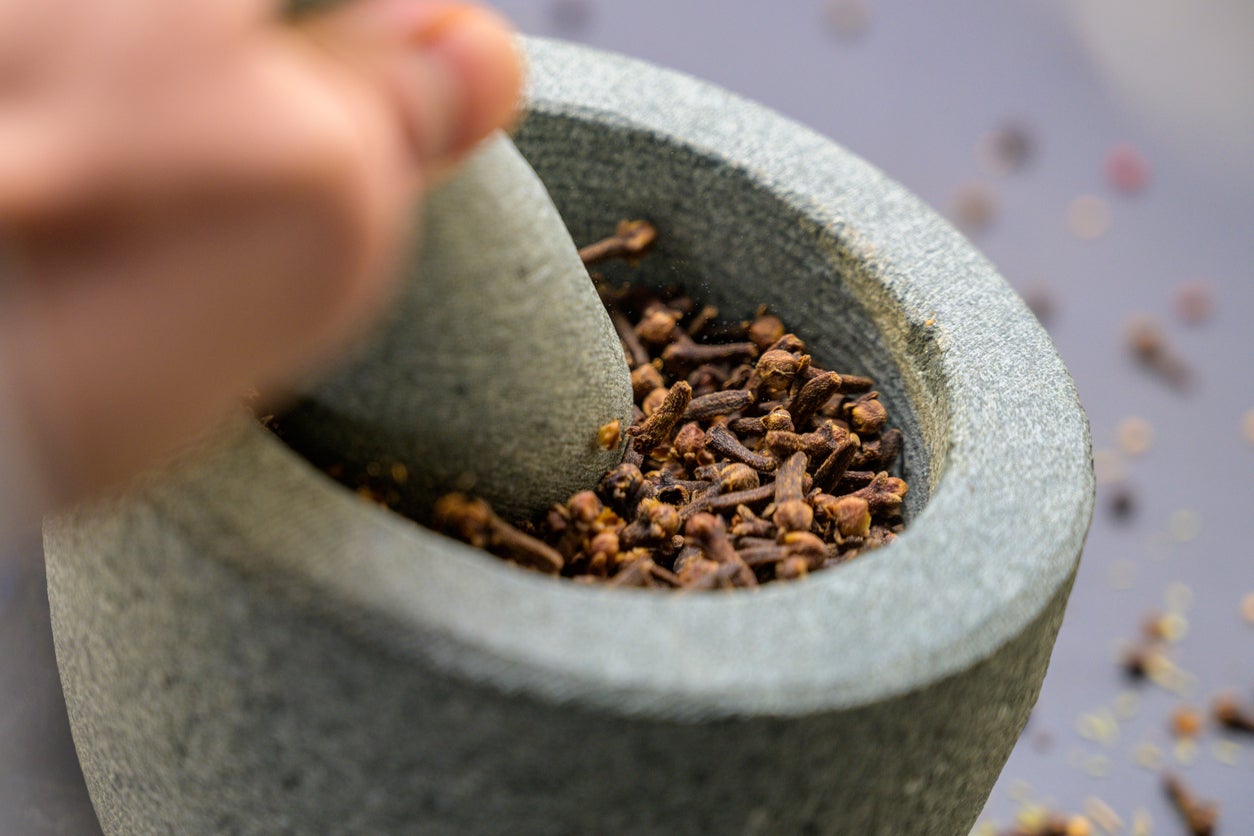 Cloves contain eugenol, an antioxidant and compound that may have antibacterial benefits