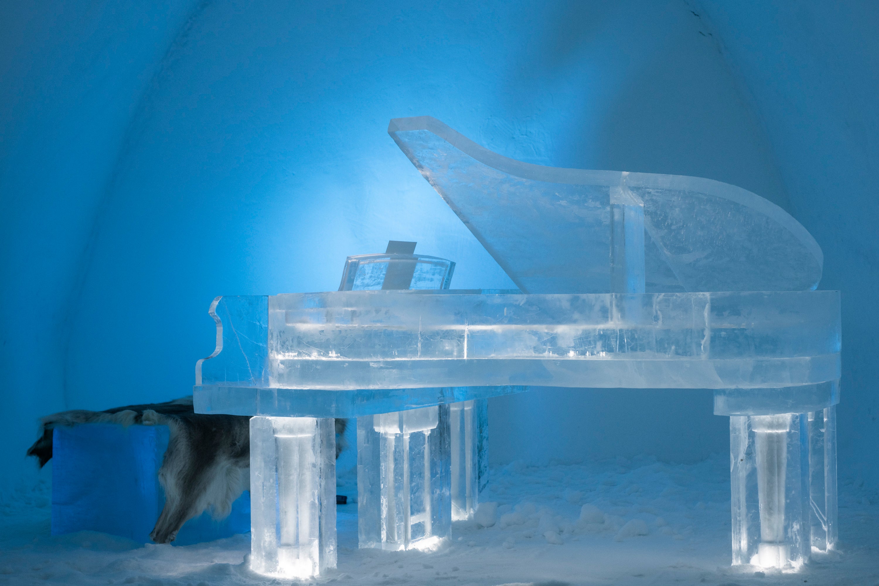 The playable ice grand piano at ICEHOTEL 36