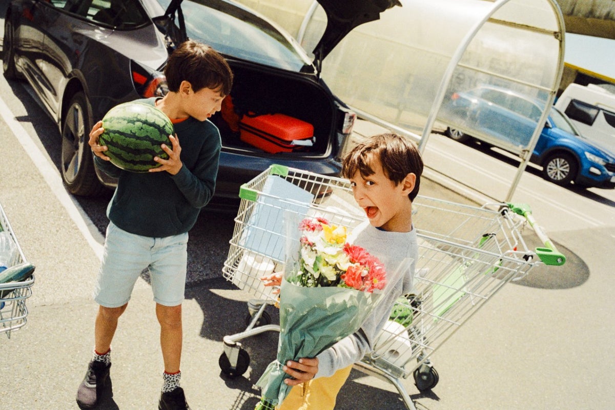 Support spending at home and abroad with rewards from the Santander Edge credit card