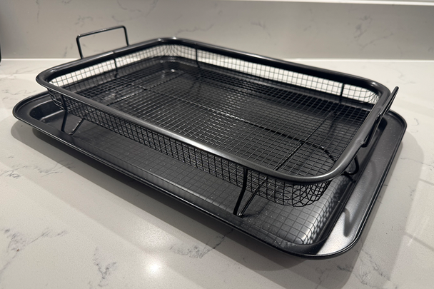 Best baking tray IndyBest review Durastone 2-in-1 oven crisper tray set