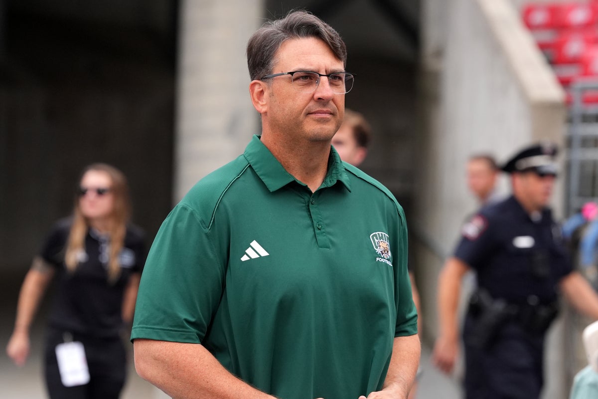 Ohio University football coach allegedly fired for drinking, affair with student