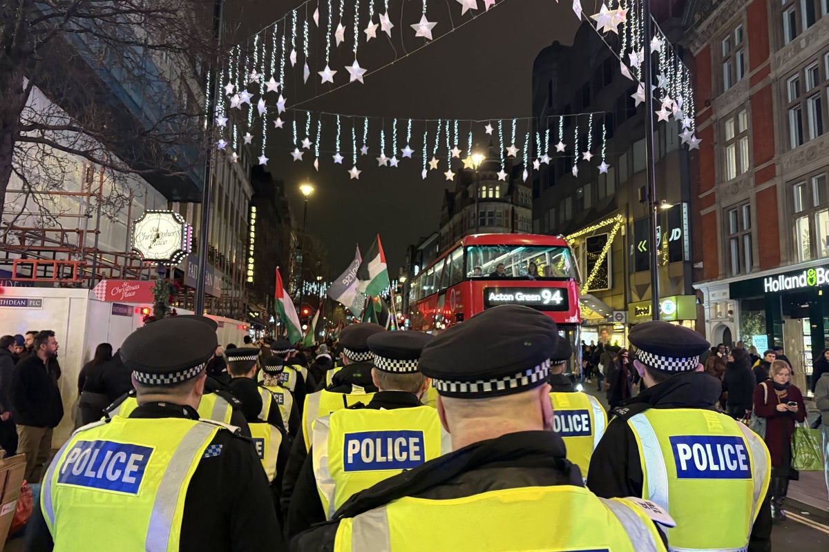 Former top judge says ban on antisemitic chants at pro-Palestine marches ‘exceptionally difficult’ to prosecute