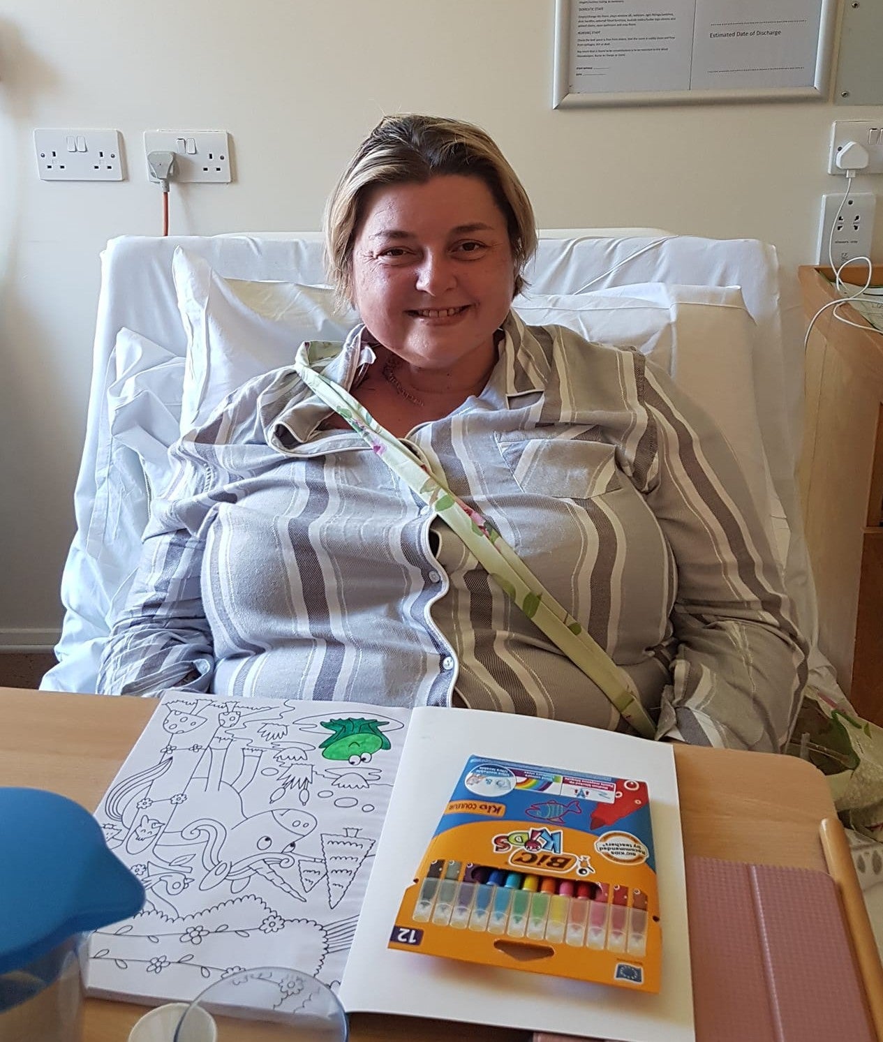 Clare foi informada de que estaria oficialmente livre do câncer em agosto de 2024.