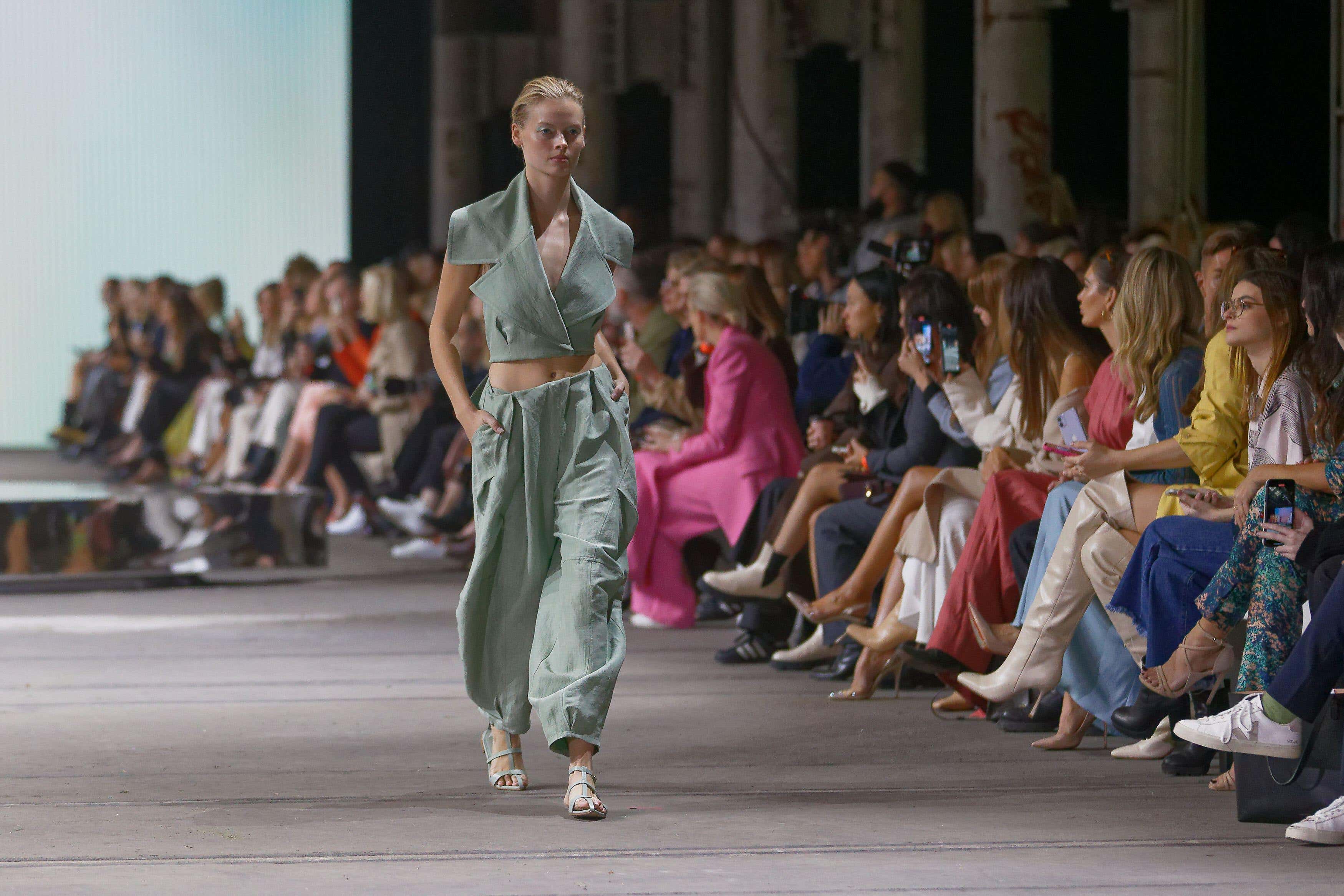 <p>Balloon pants have dominated the fashion week runways. Holly Magson walks the runway in balloon pants</p>