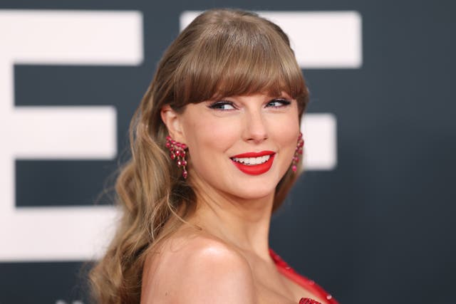 <p>Taylor Swift donated $1 million to Feeding America days before Christmas. She also donated another $1 million the American Heart Association. </p>