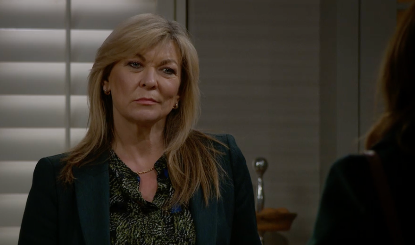 Клер Кинг као Ким Тејт у филму 