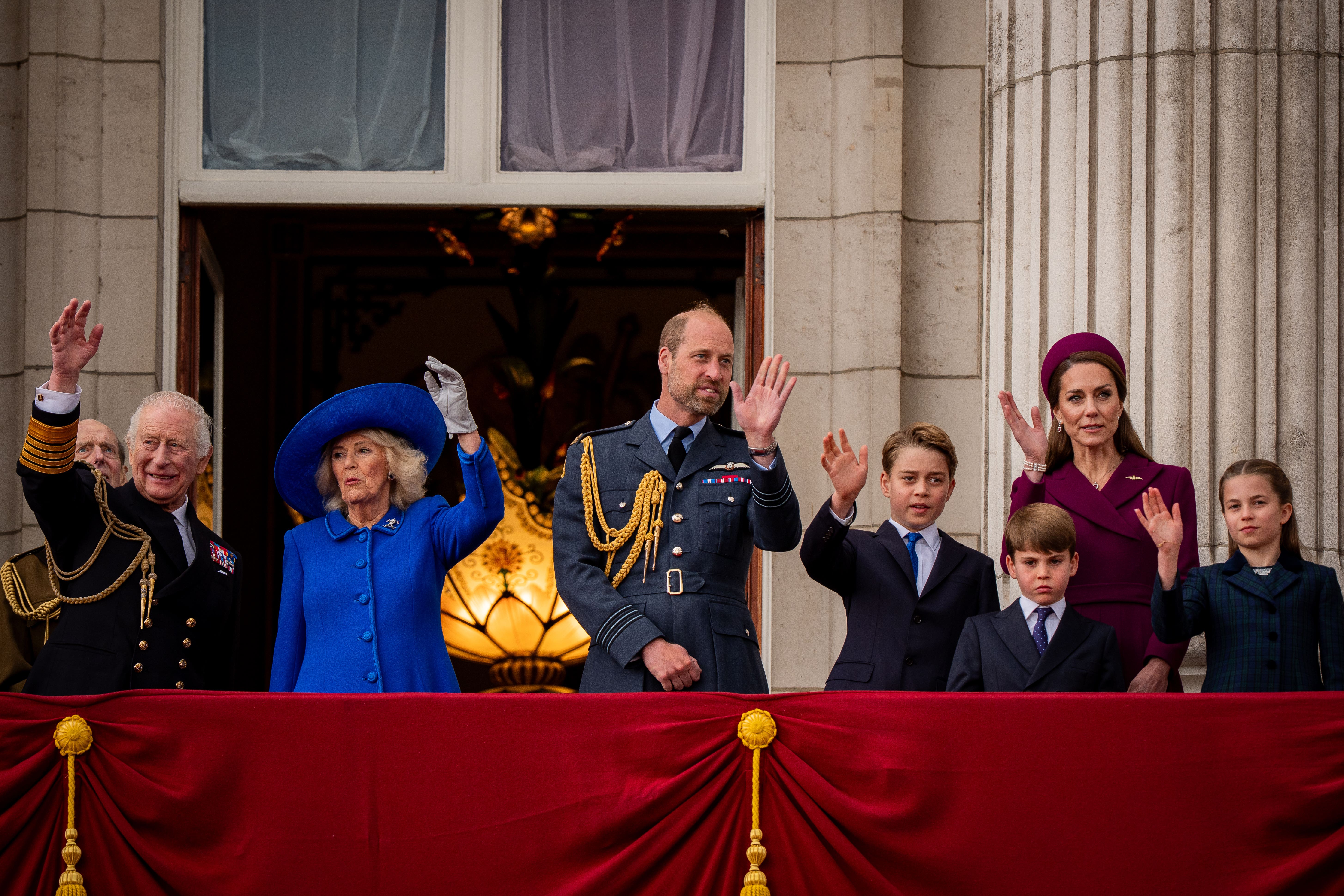 The royal family on the Buckingham Palace balcony to observe a flypast to commemorate the 80th anniversary of the end of the Second World War in Europe (Aaron Chown/PA)