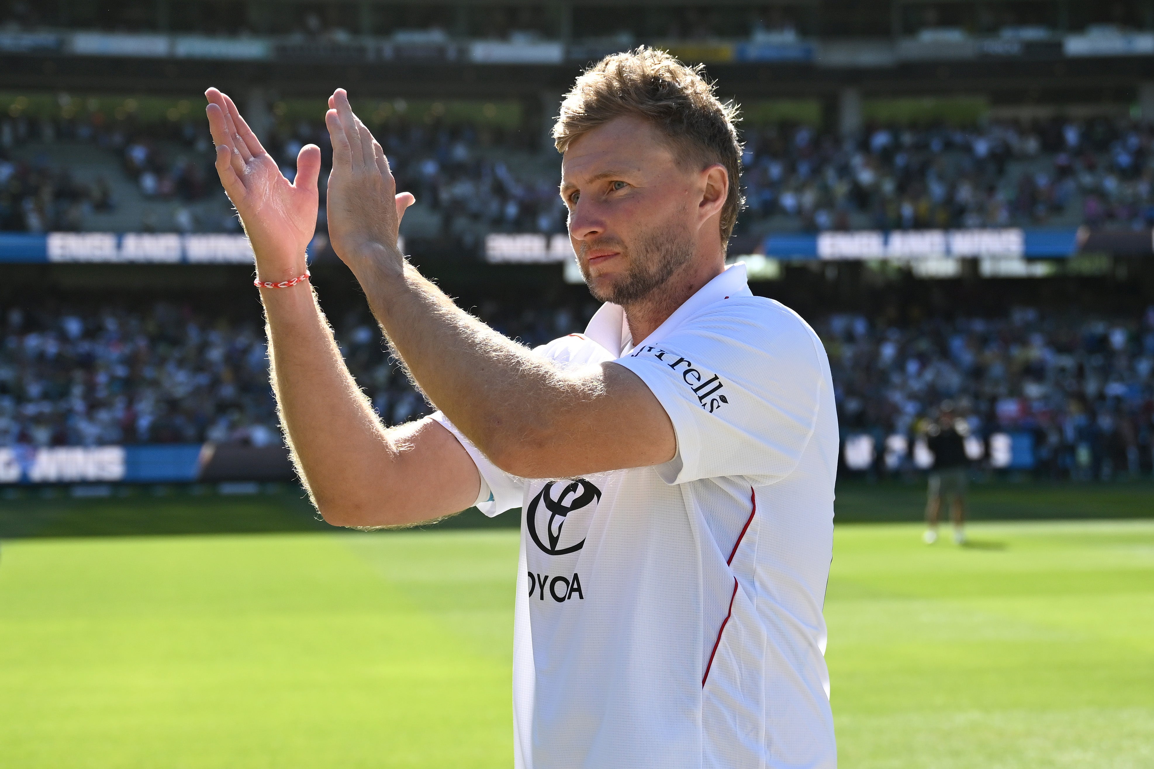 Joe Root applauds travelling England supporters