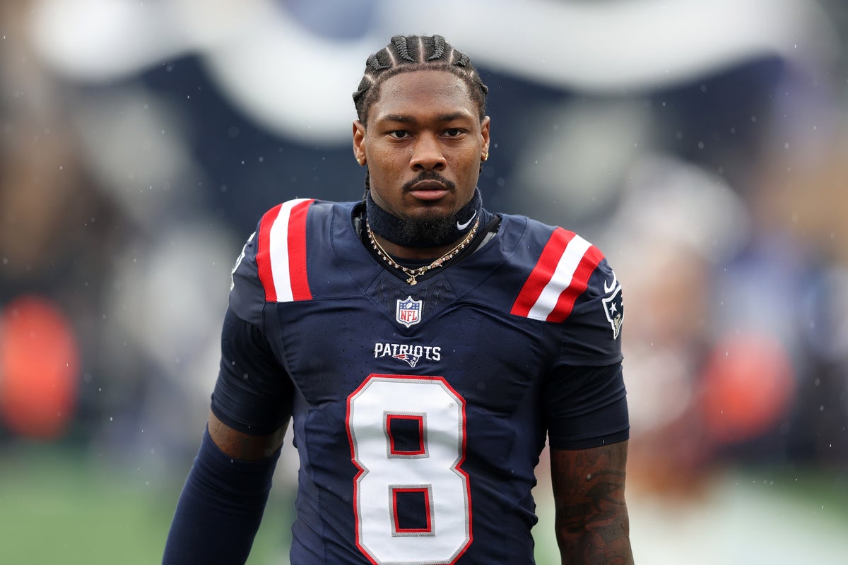 Patriots coach backs Stefon Diggs amid criminal charges ahead of season finale